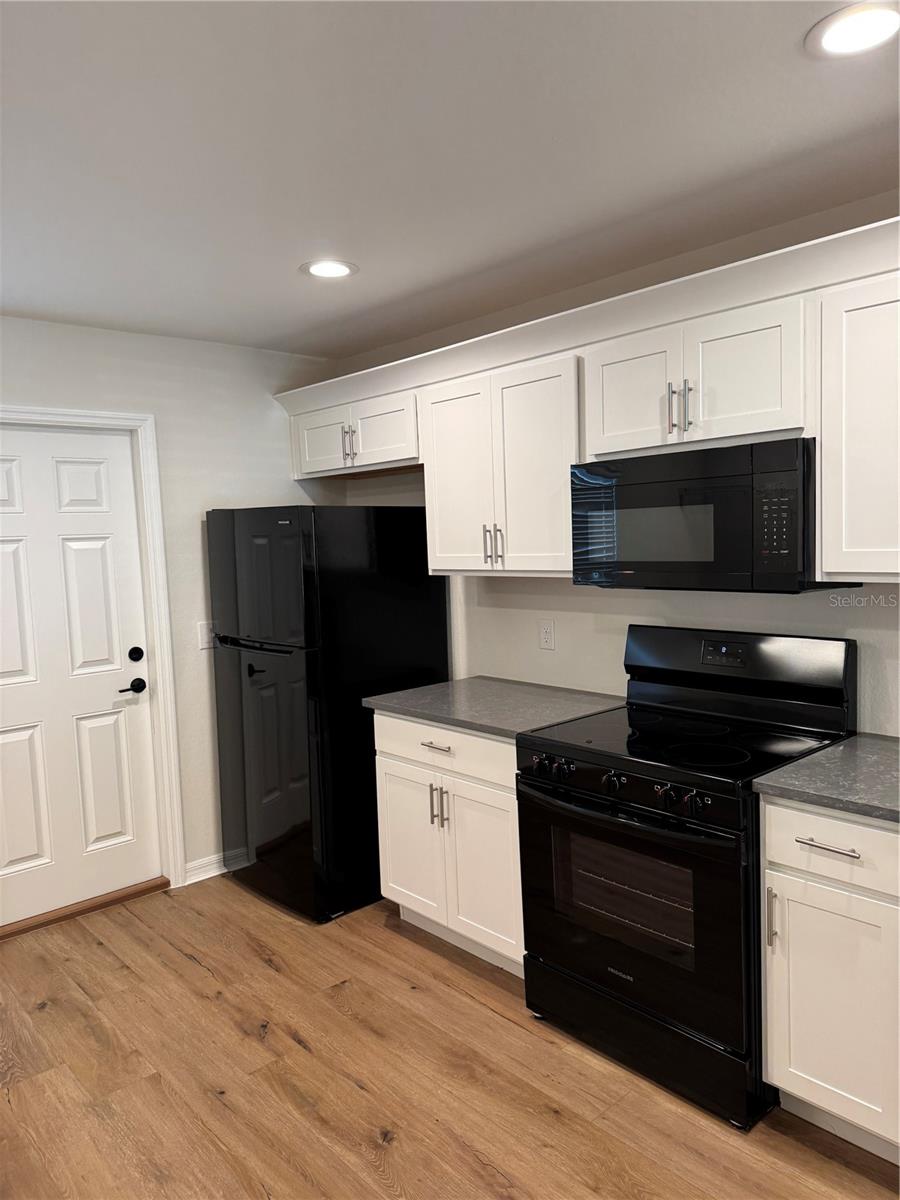 Image 13 of 30 For 763 7th Avenue