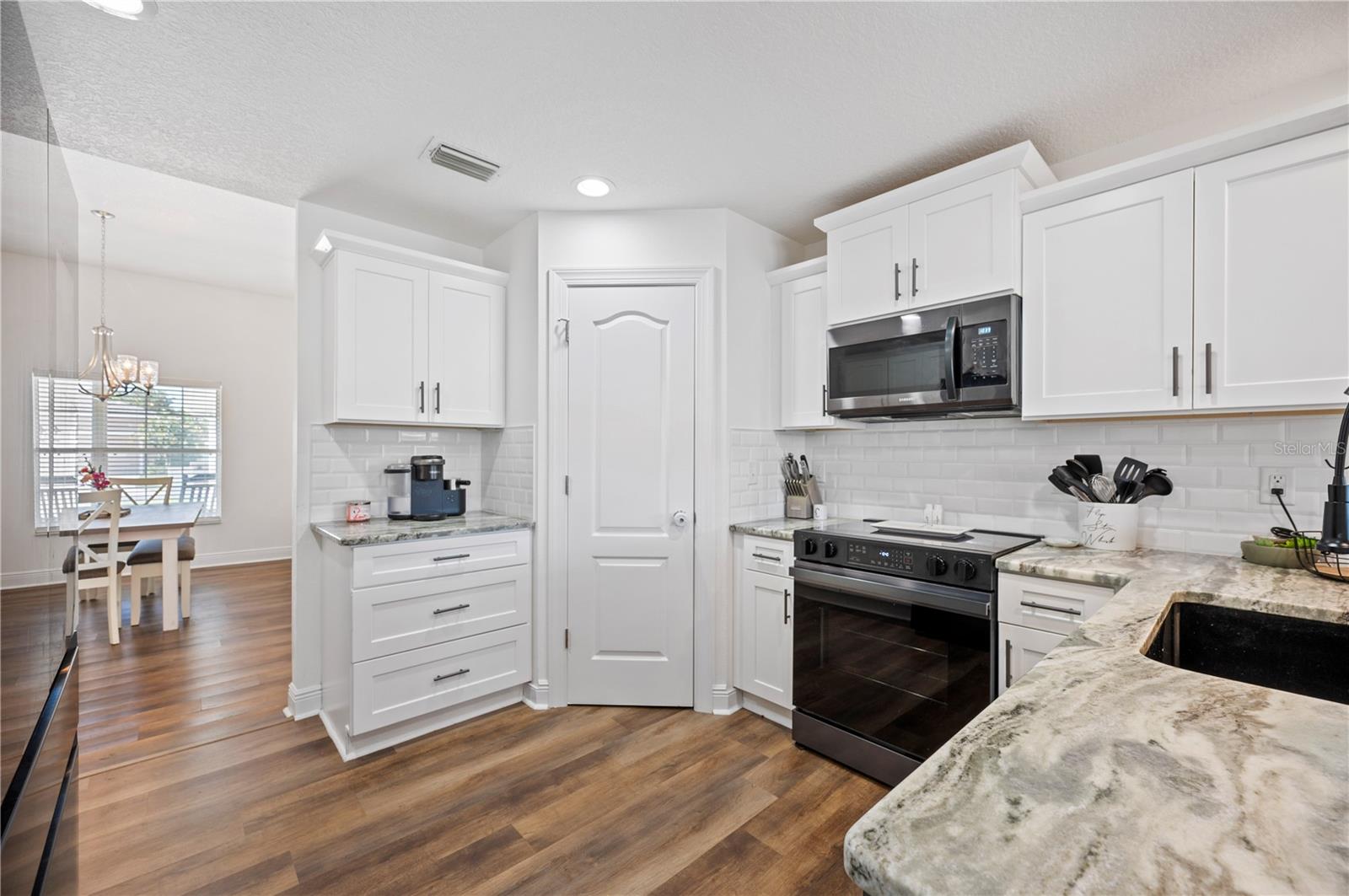 Image 16 of 48 For 2949 Blackwater Creek Drive