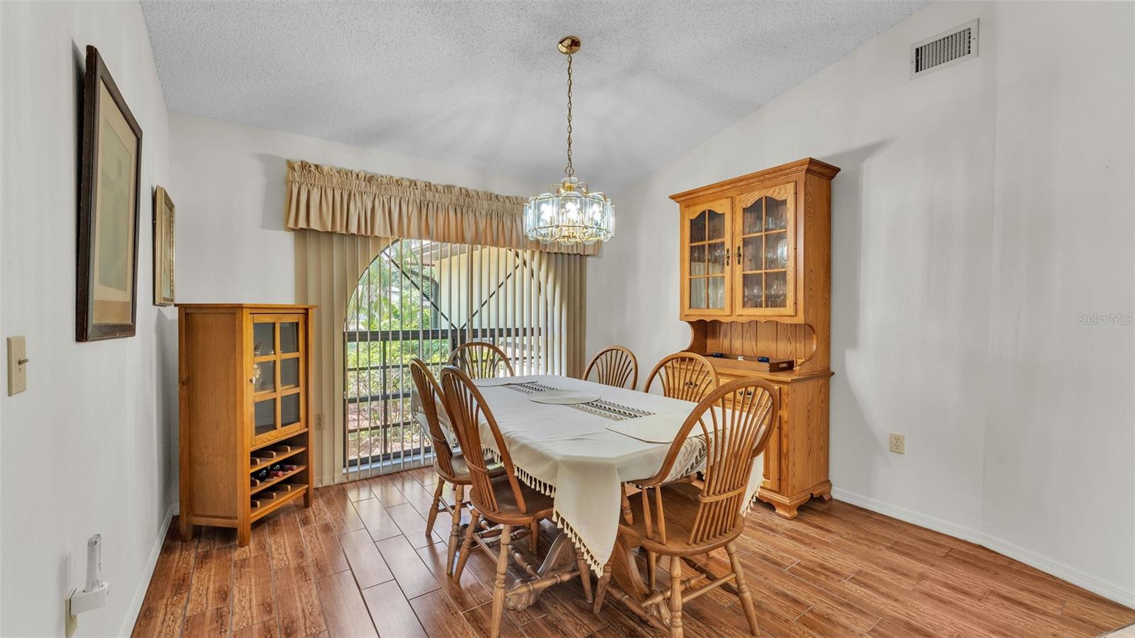 Image 31 of 63 For 1680 Varner Court
