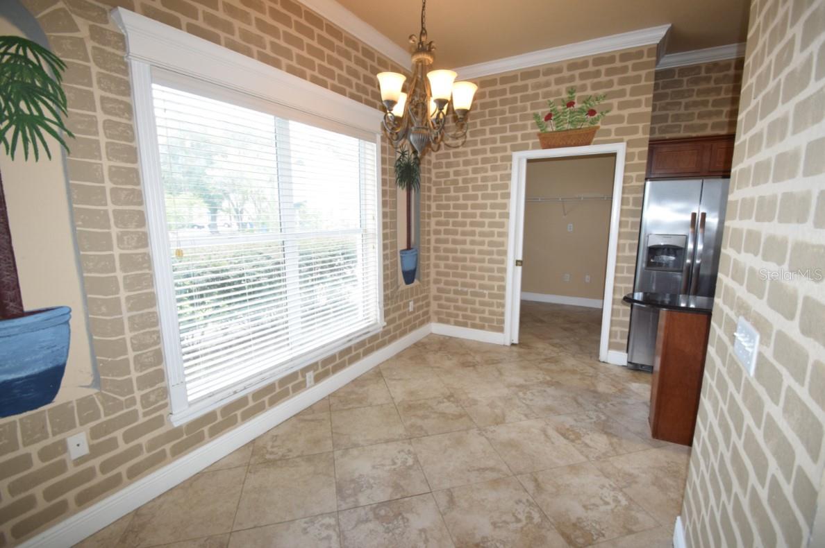 Image 5 of 24 For 222 Carpenters Way 58