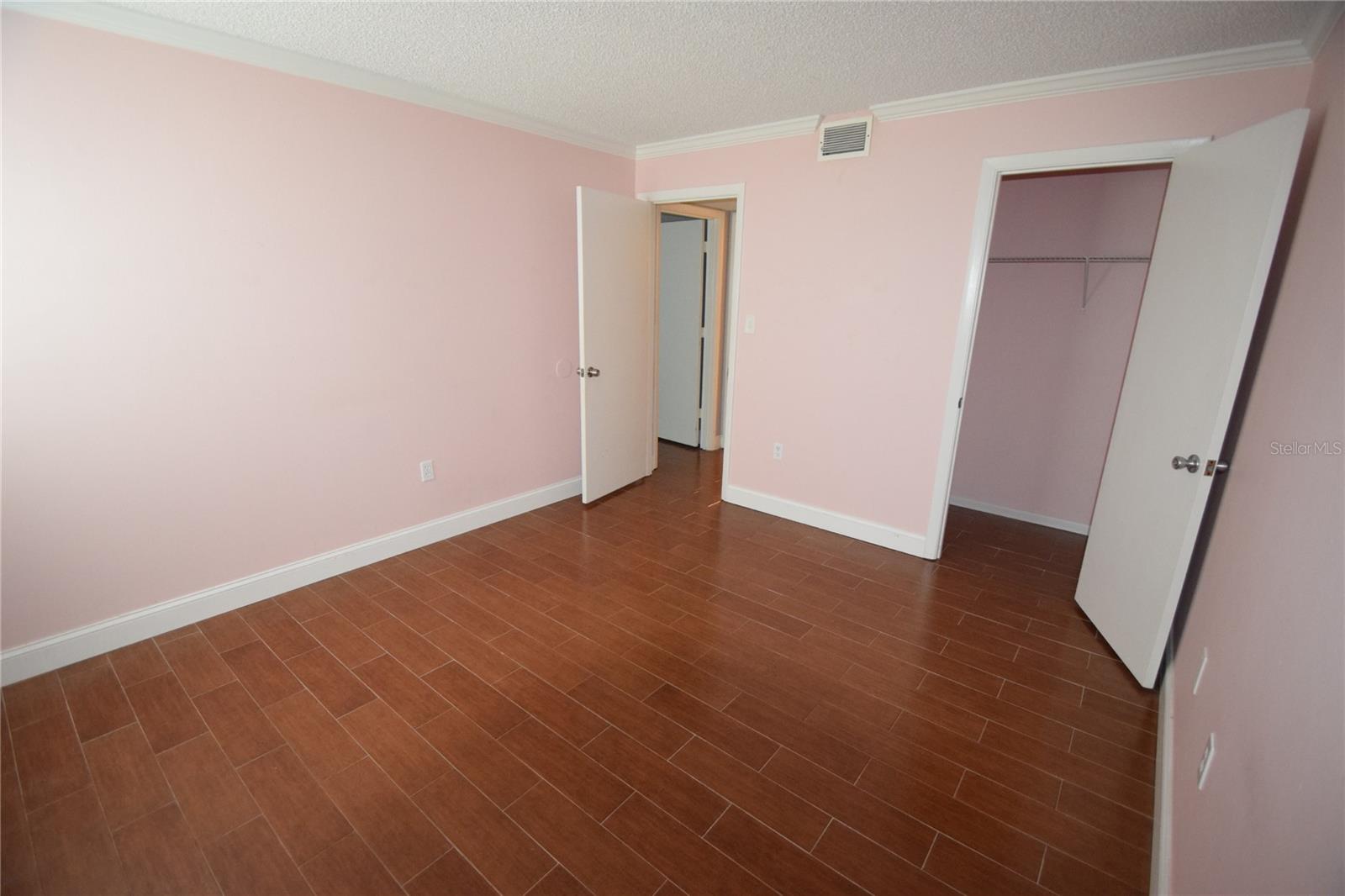 Image 10 of 12 For 1005 New York Avenue 7