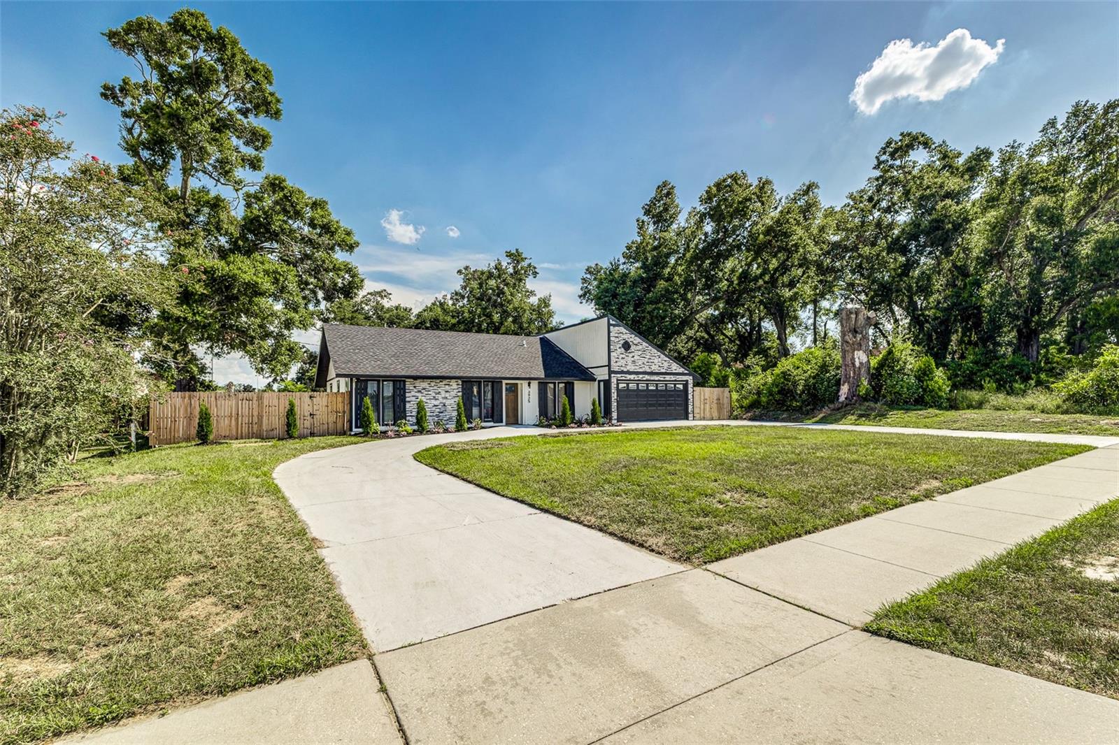 Image 4 of 50 For 3925 Clubhouse Road