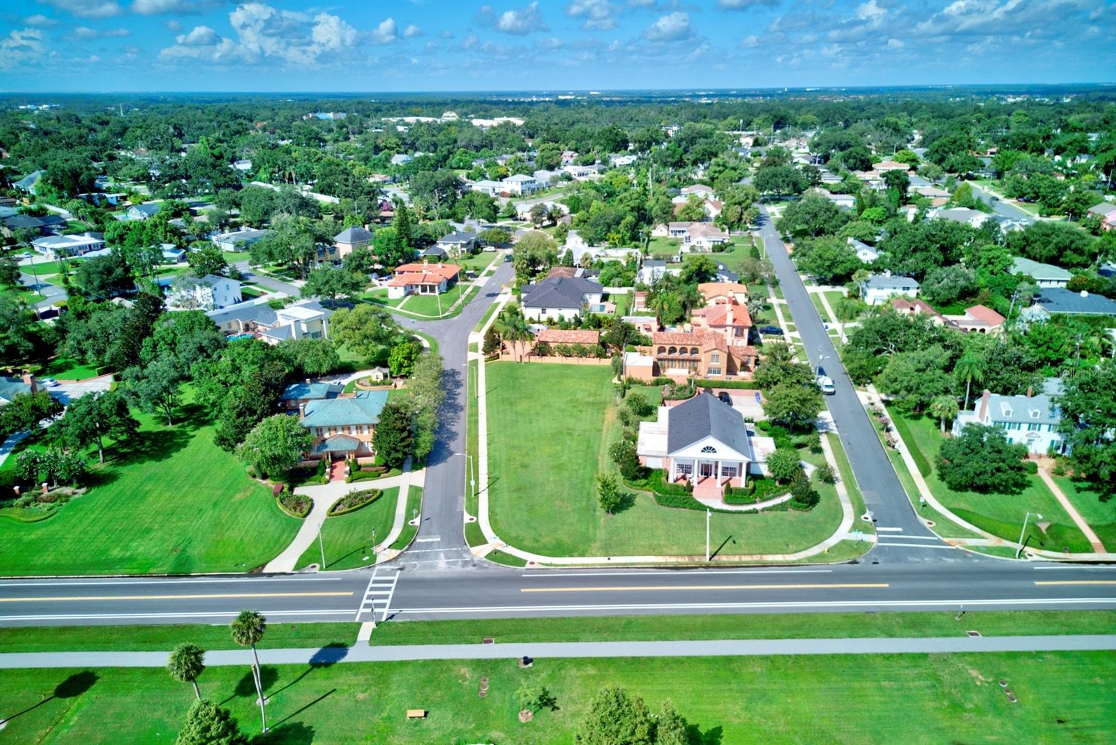 Image 11 of 27 For 981 Lake Hollingsworth Drive