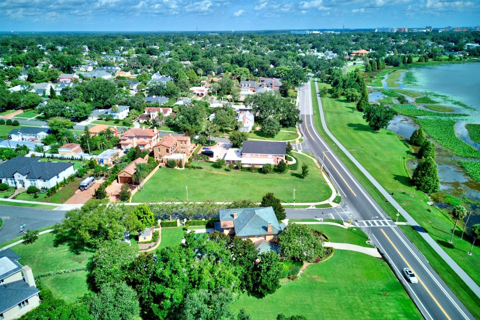 Image 13 of 27 For 981 Lake Hollingsworth Drive