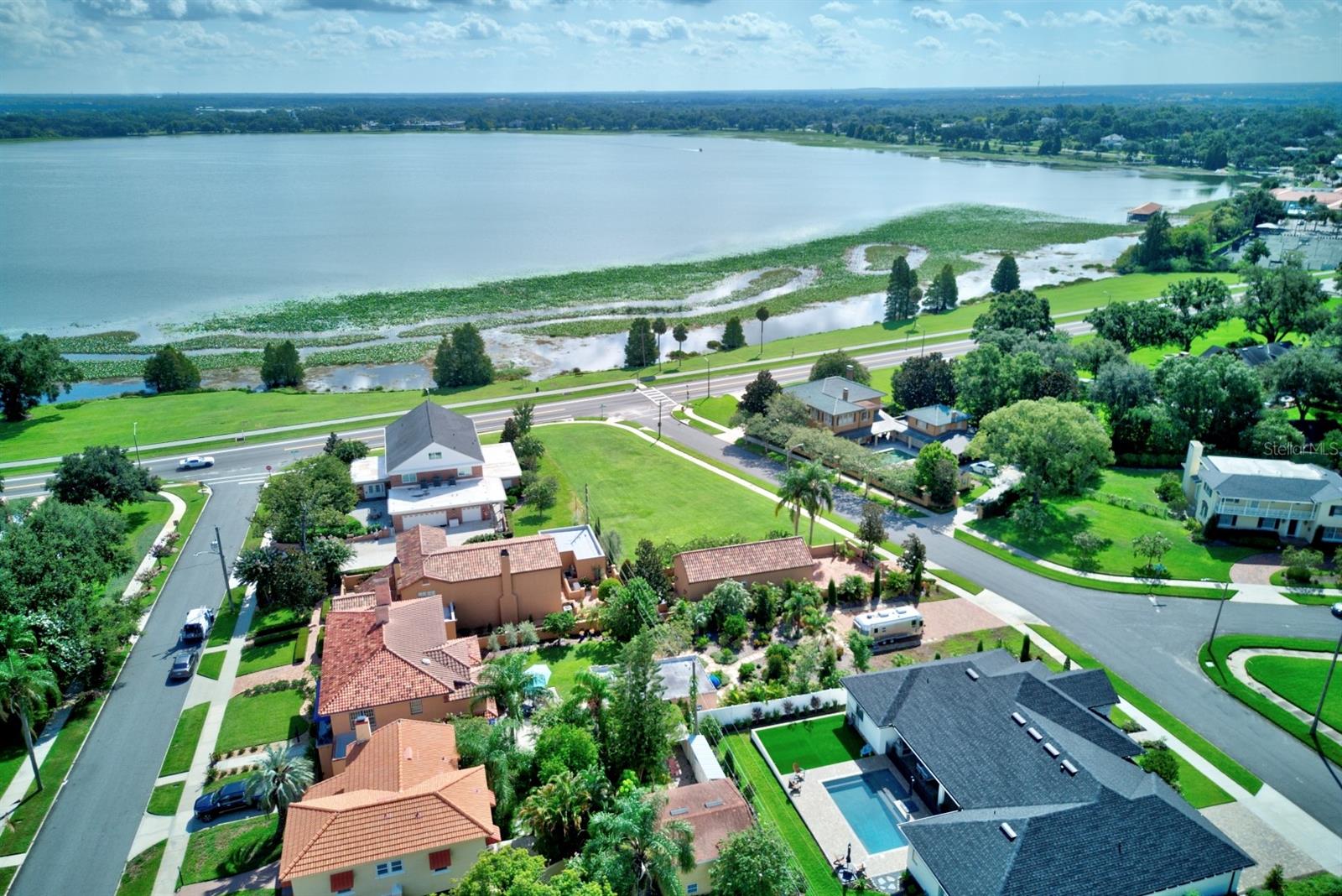 Image 7 of 27 For 981 Lake Hollingsworth Drive