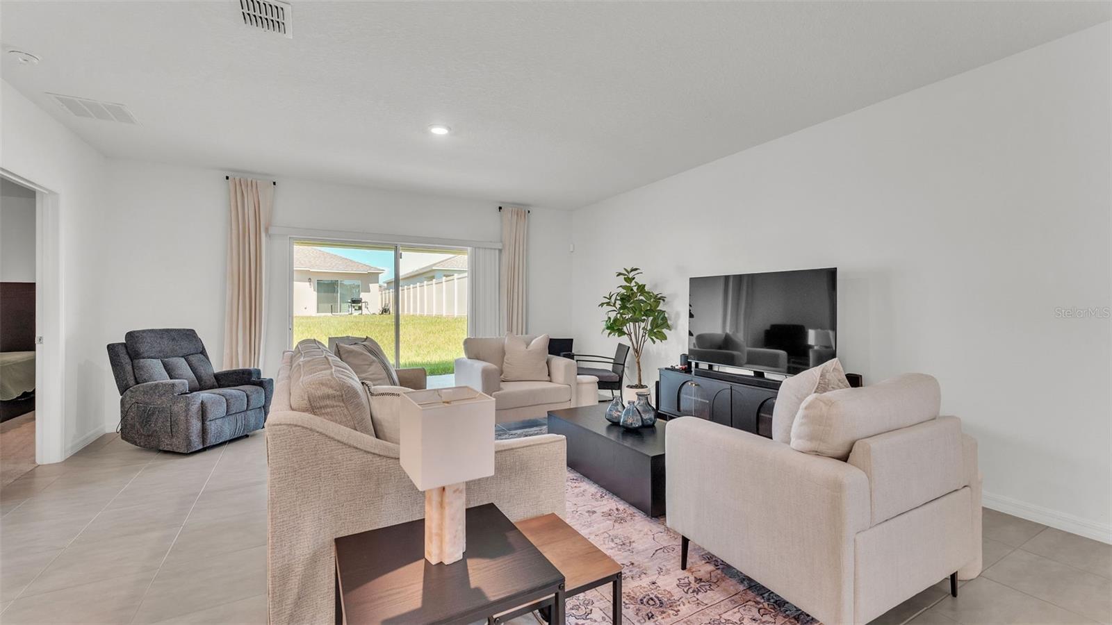 Image 11 of 45 For 4434 Petunia Street