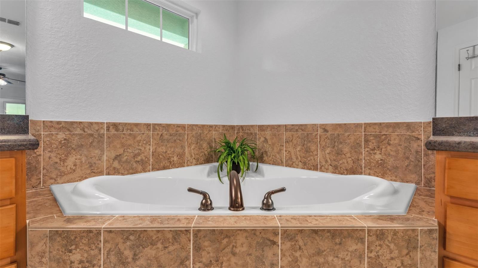 Image 22 of 59 For 2514 Deerbrook Drive