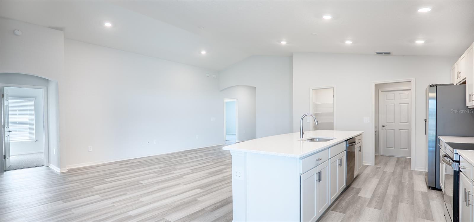 Image 5 of 14 For 2041 Summerlake Drive