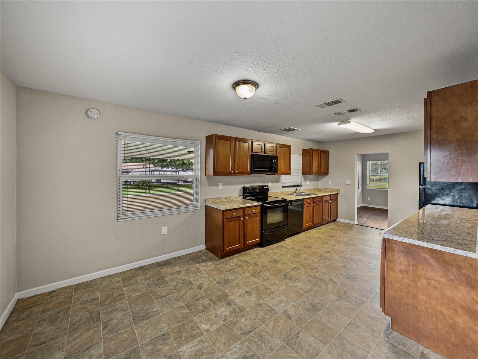 Image 9 of 52 For 1015 Sutton Road