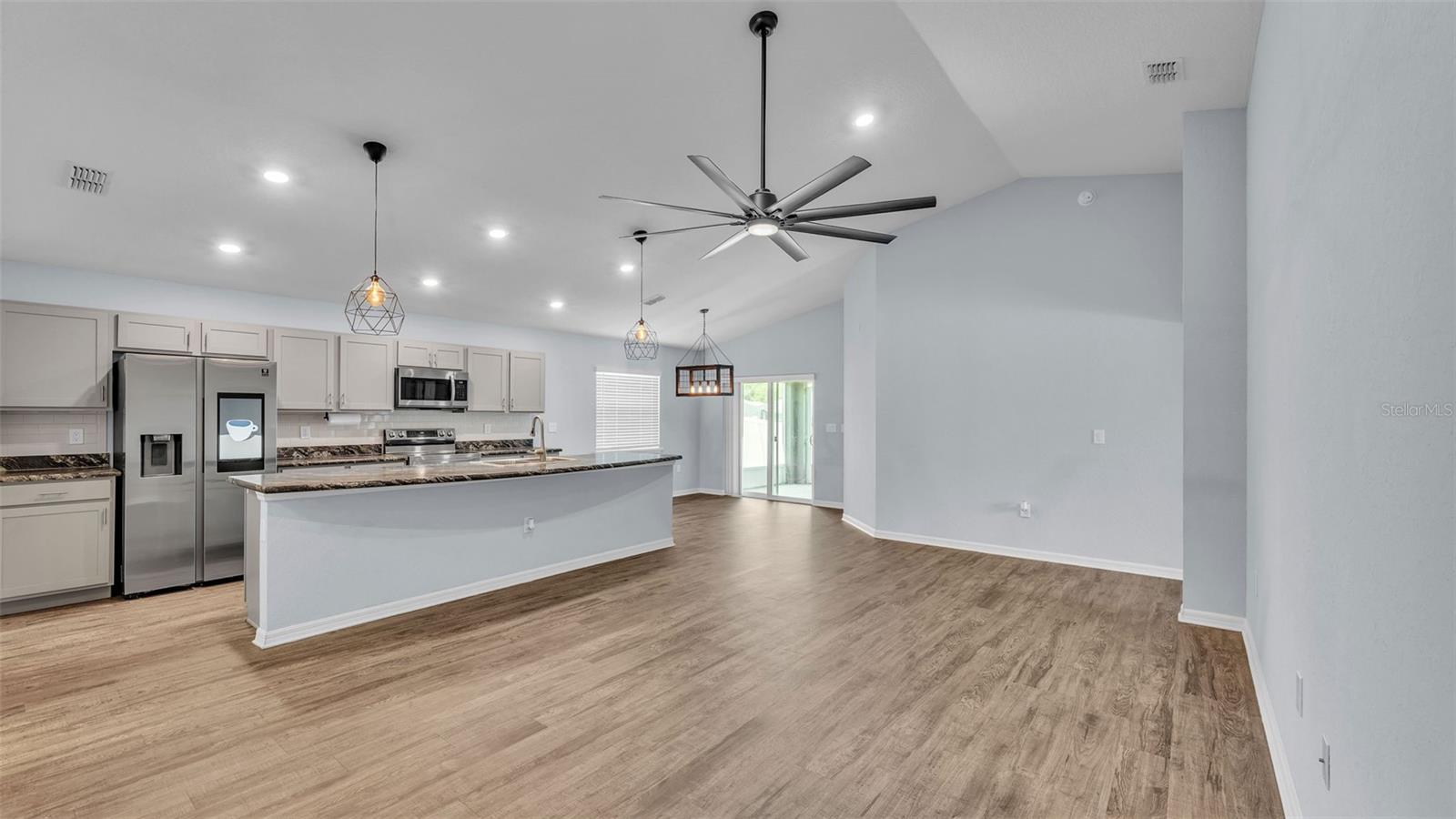 Image 7 of 50 For 7214 Victoria Road