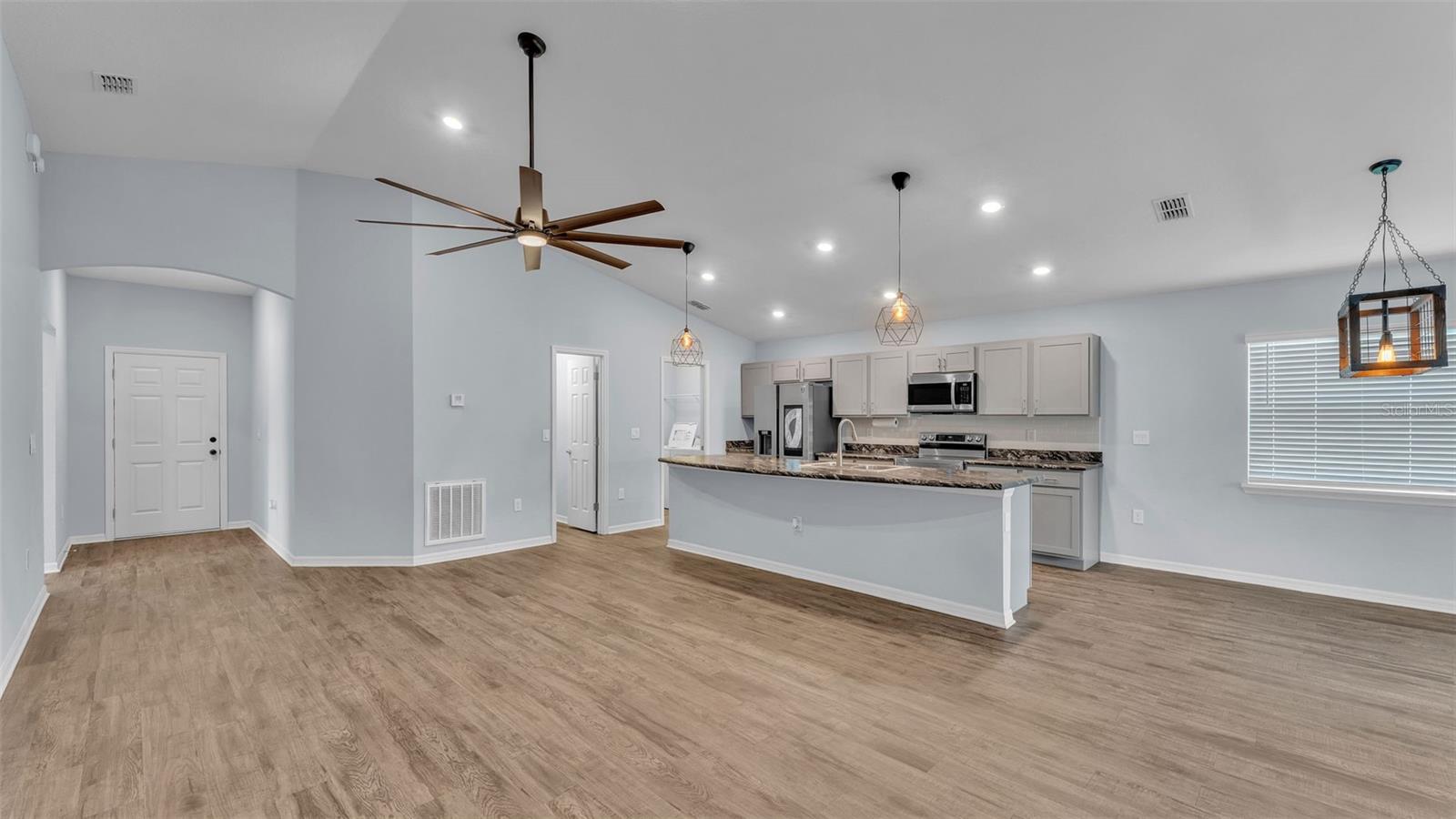Image 8 of 50 For 7214 Victoria Road