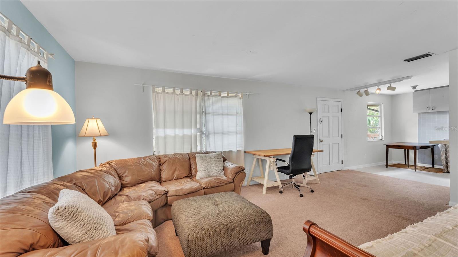 Image 41 of 62 For 709 Dogwood Lane