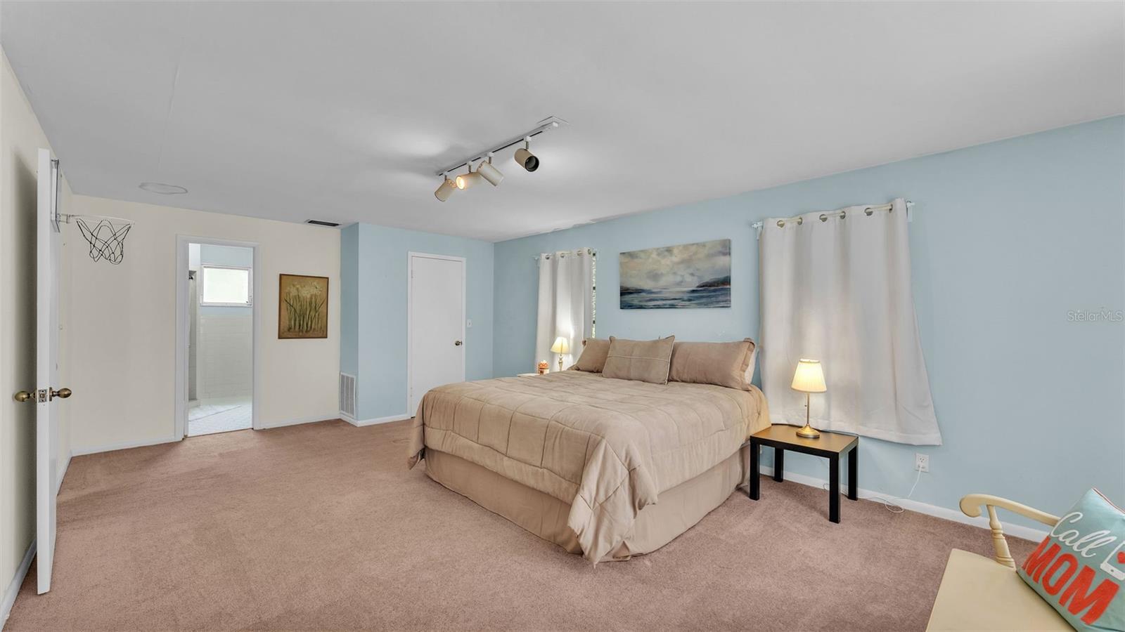 Image 46 of 62 For 709 Dogwood Lane