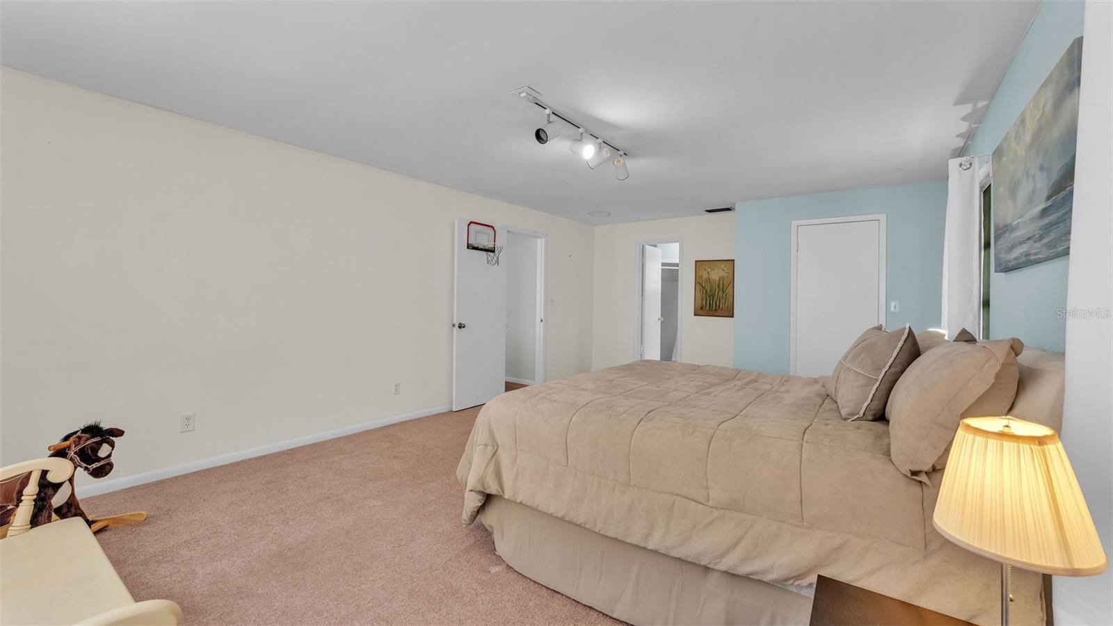 Image 47 of 62 For 709 Dogwood Lane