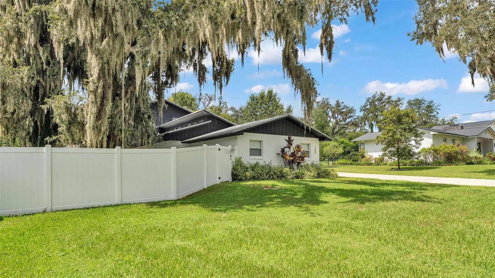 Image 61 of 62 For 709 Dogwood Lane