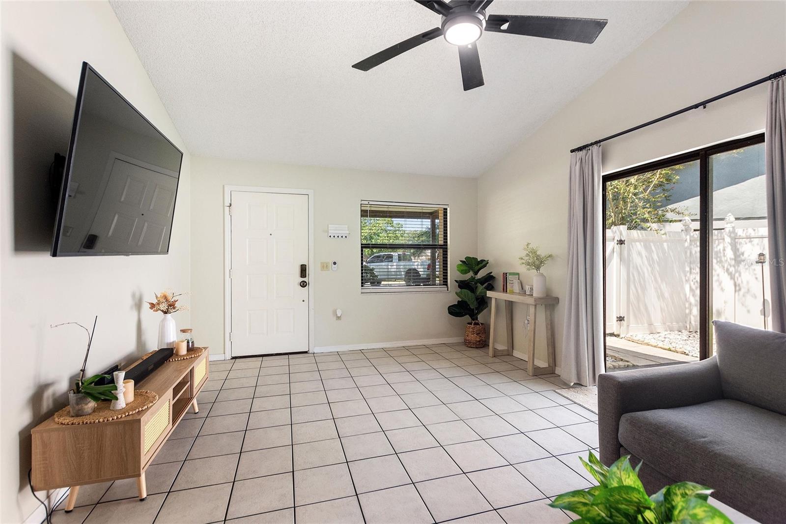 Image 12 of 27 For 6308 Highland Gardens Court