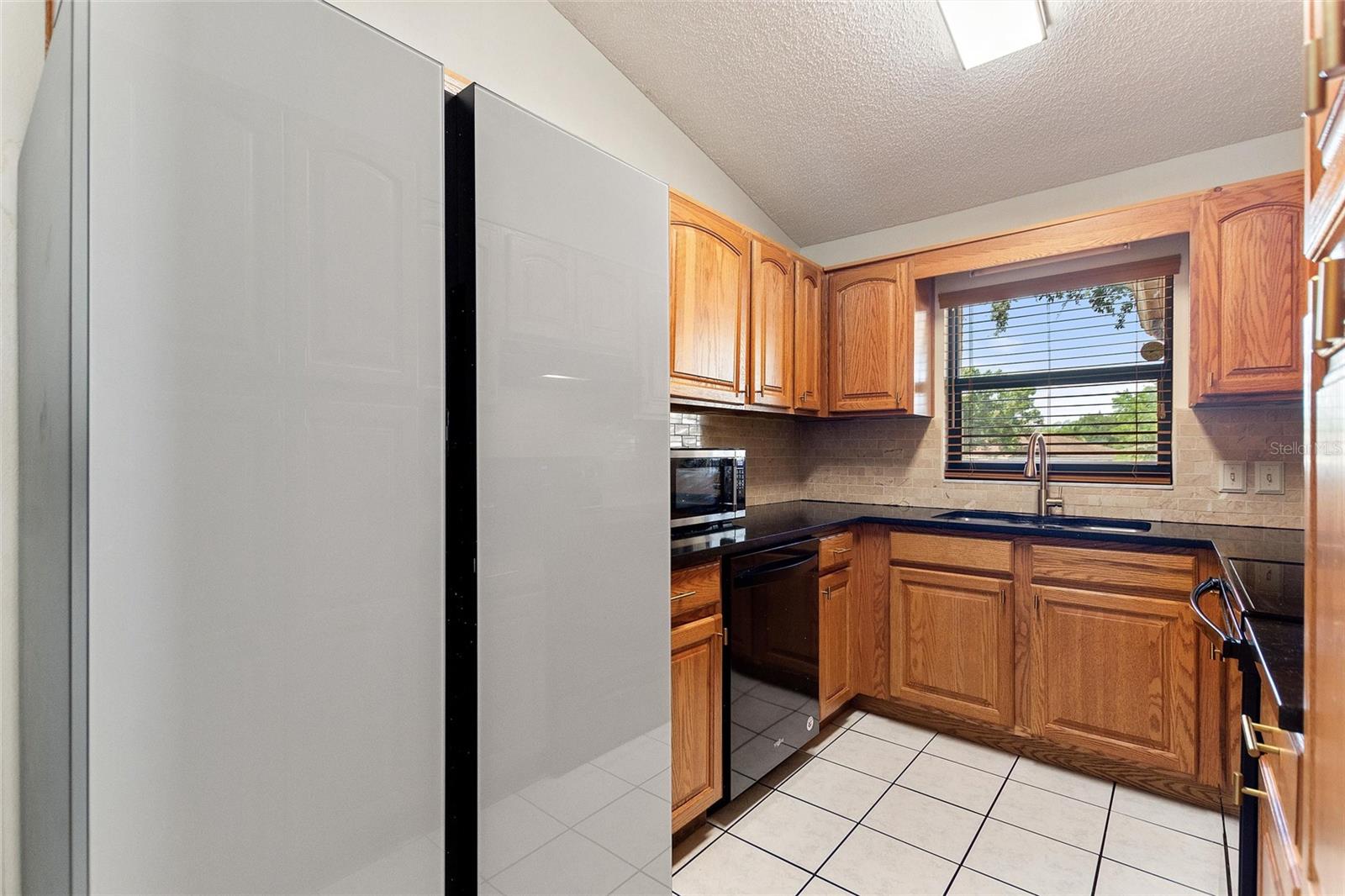 Image 14 of 27 For 6308 Highland Gardens Court
