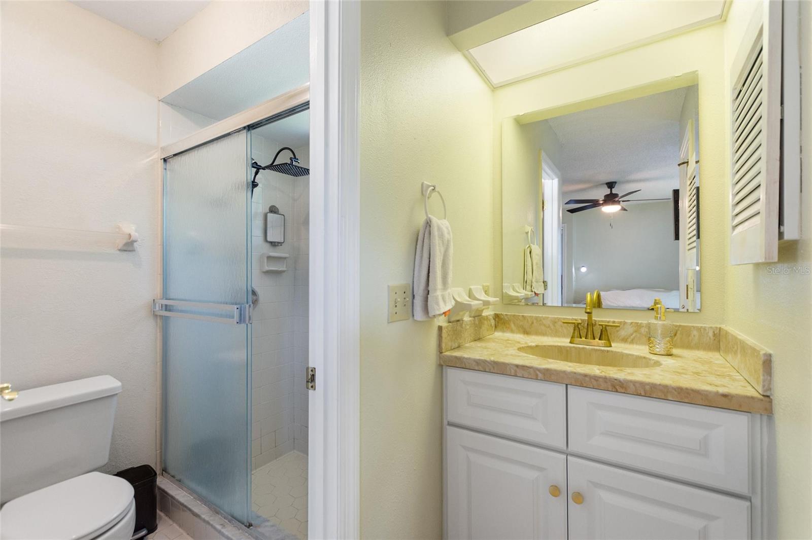 Image 20 of 27 For 6308 Highland Gardens Court