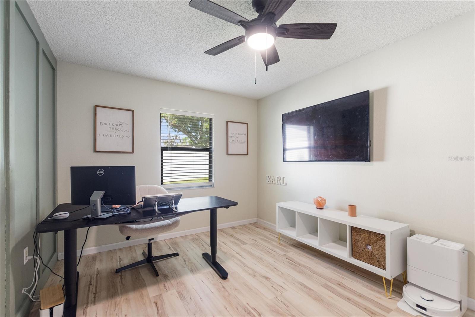 Image 21 of 27 For 6308 Highland Gardens Court