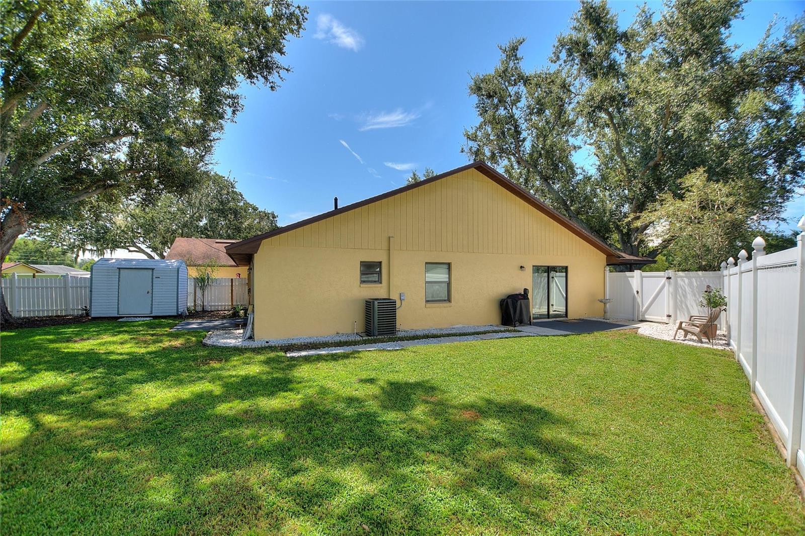 Image 7 of 27 For 6308 Highland Gardens Court