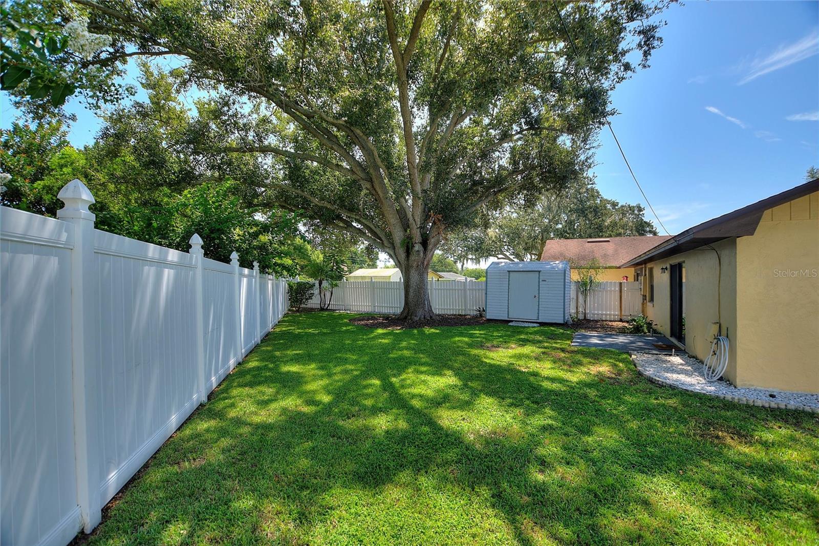 Image 8 of 27 For 6308 Highland Gardens Court