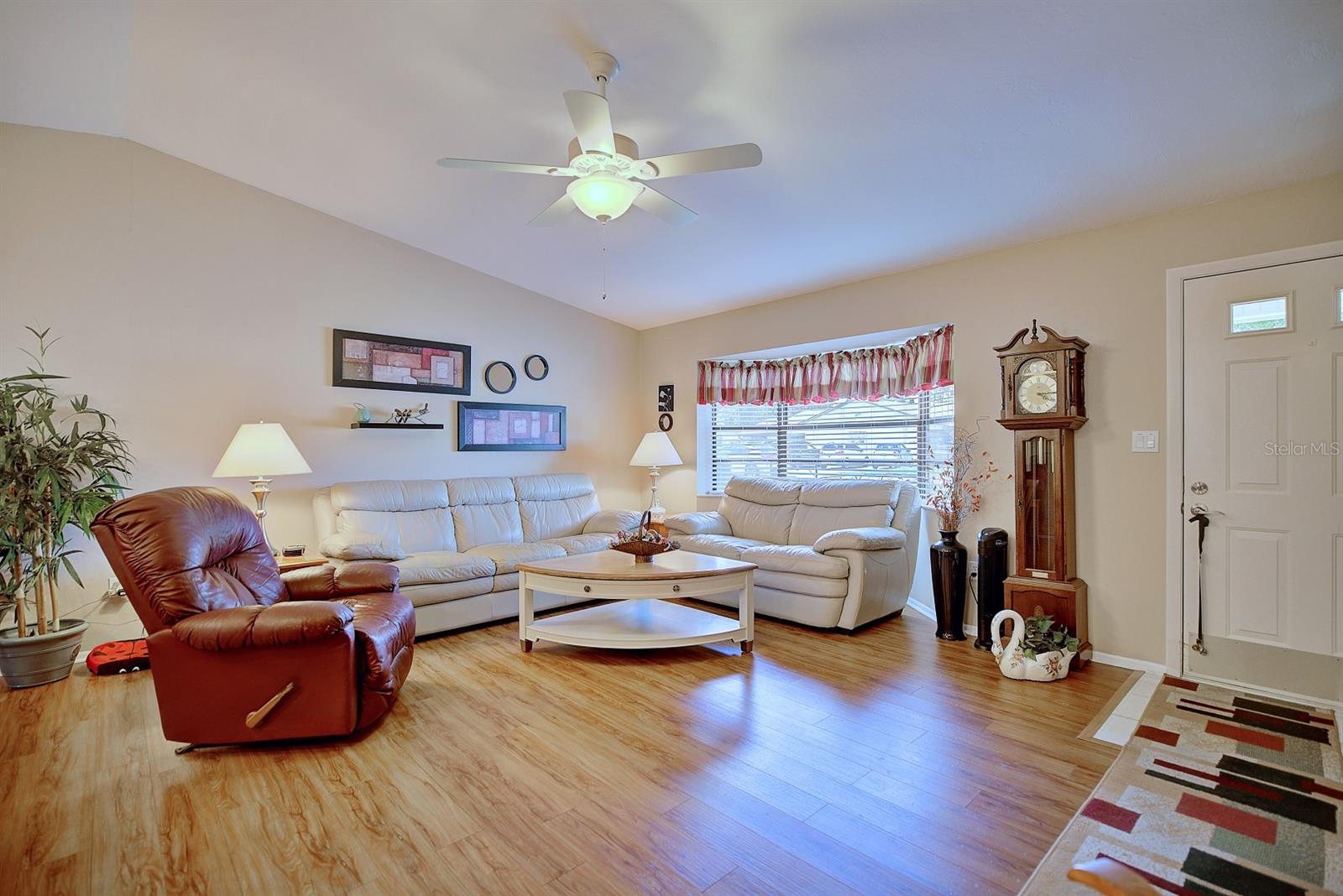 Image 4 of 42 For 3726 Sunbird Circle