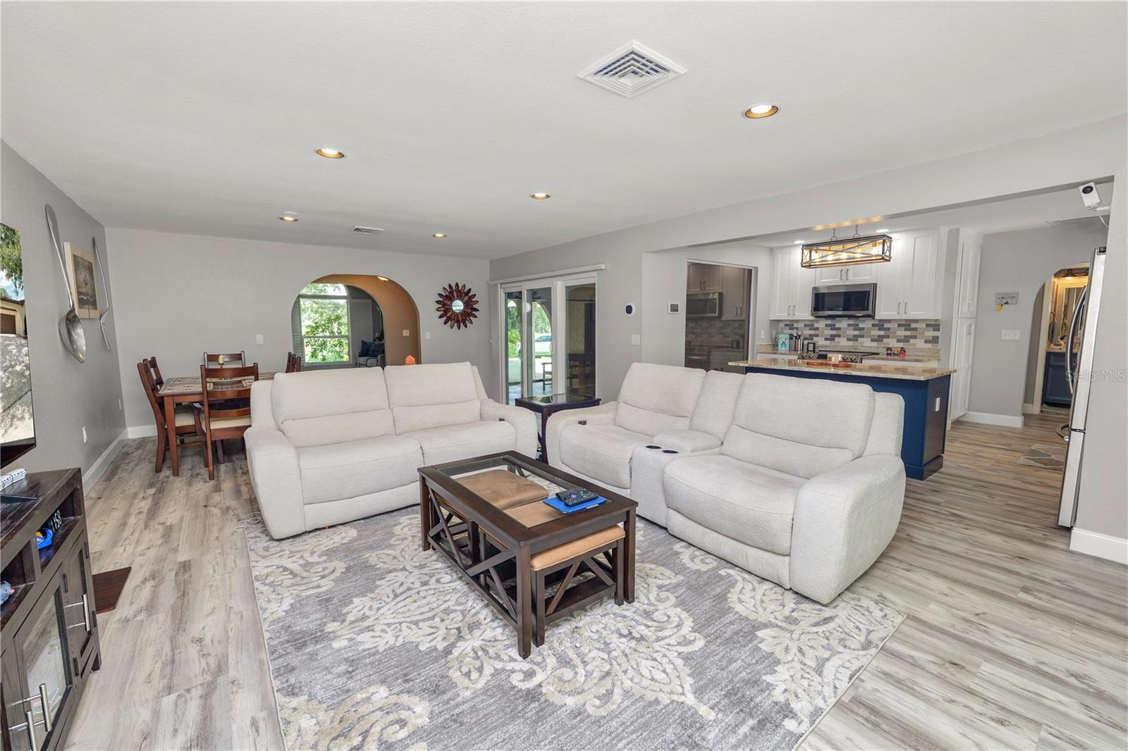 Image 16 of 81 For 5810 Oakmont Lane