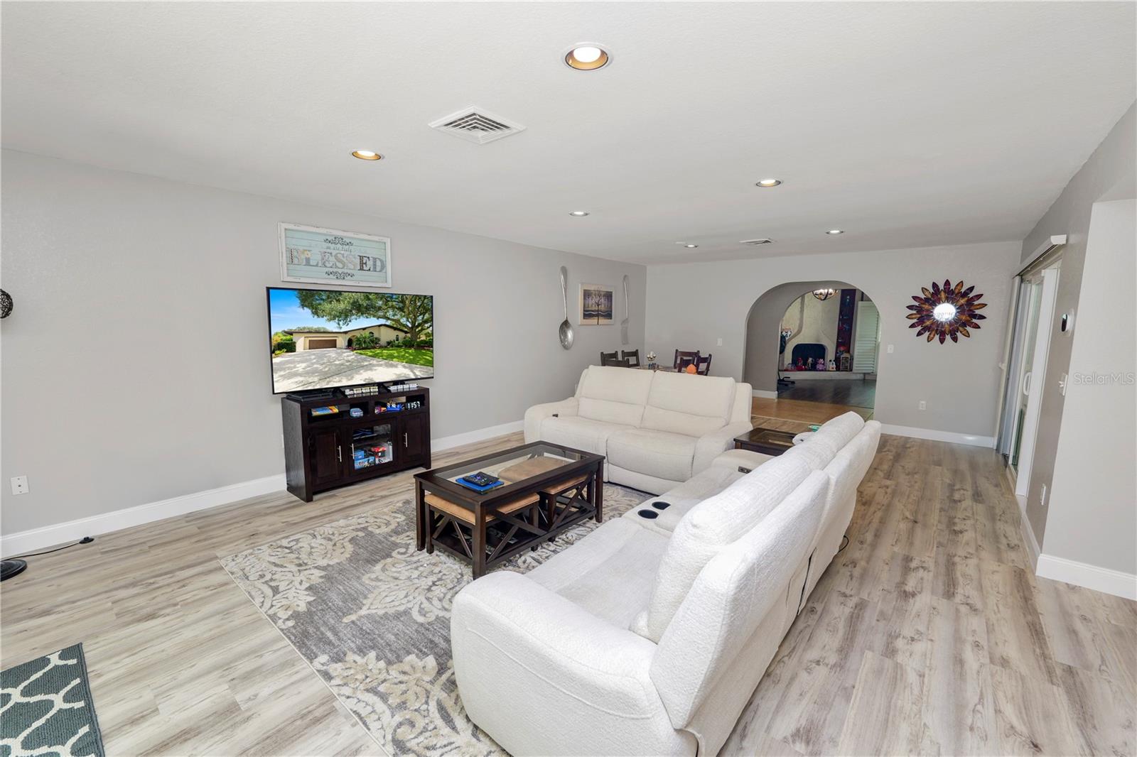 Image 20 of 81 For 5810 Oakmont Lane