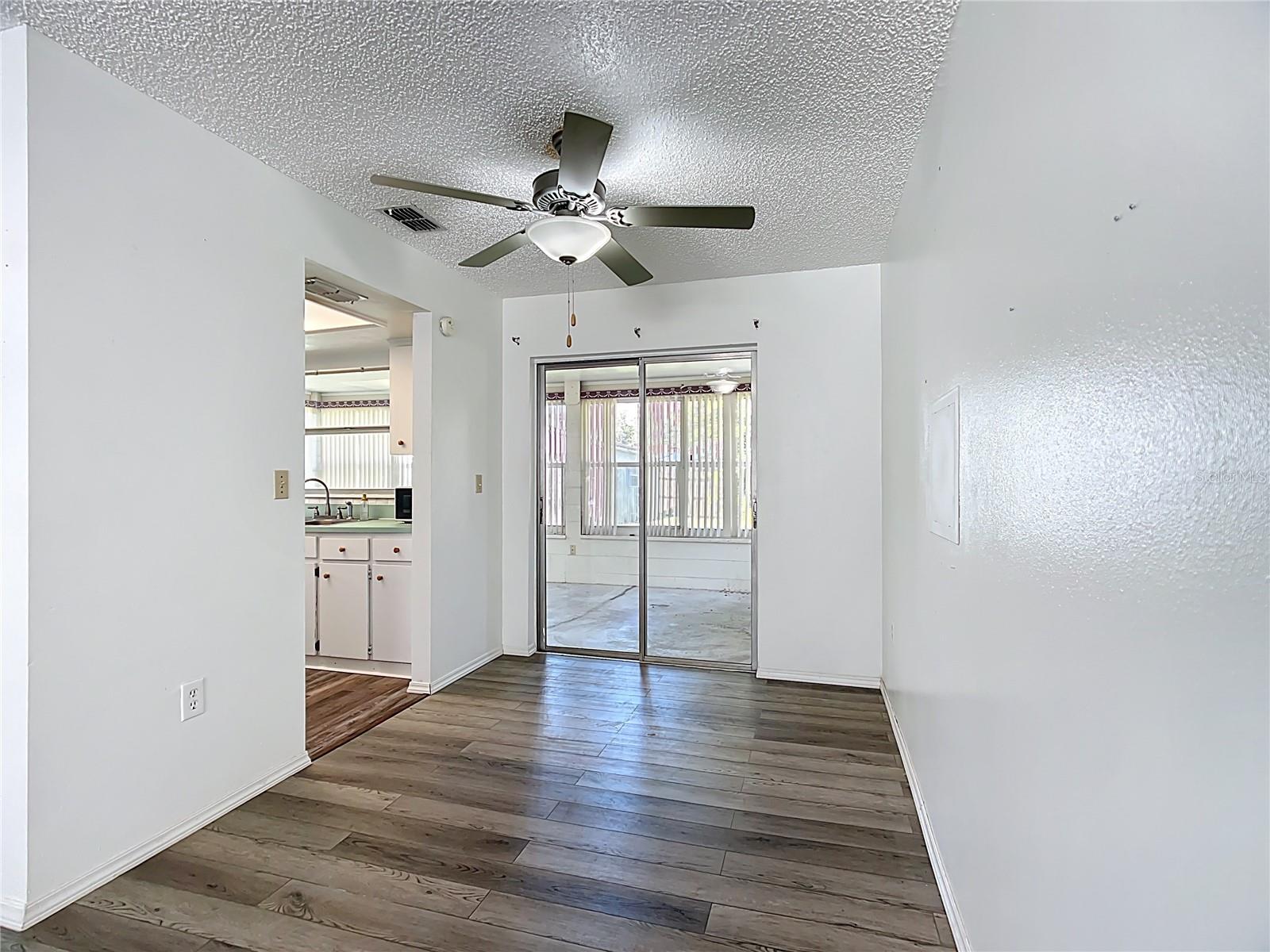 Image 10 of 43 For 1135 Waterview Boulevard W