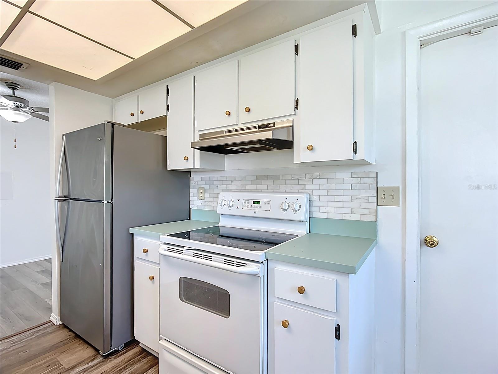Image 13 of 43 For 1135 Waterview Boulevard W
