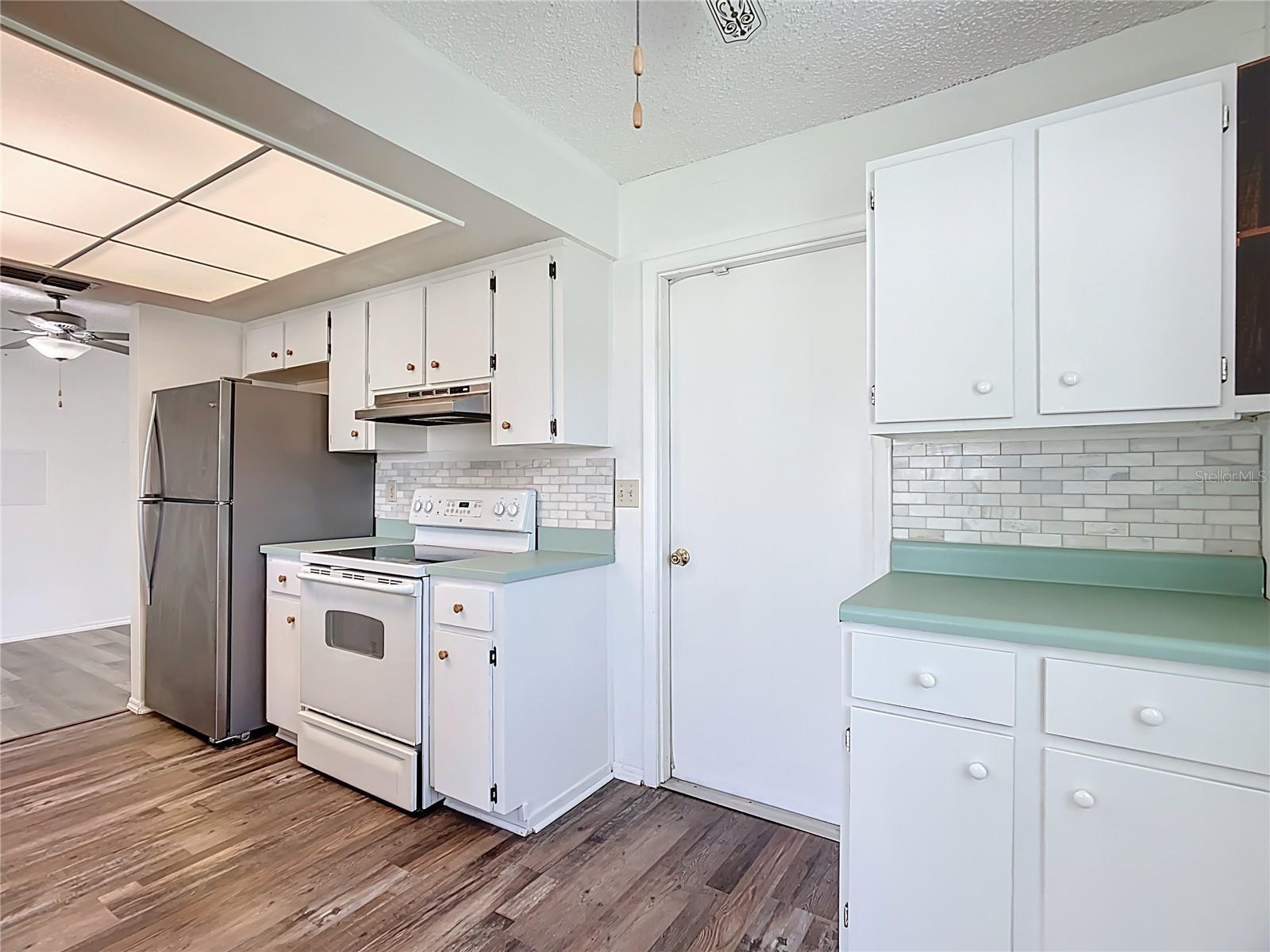 Image 15 of 43 For 1135 Waterview Boulevard W