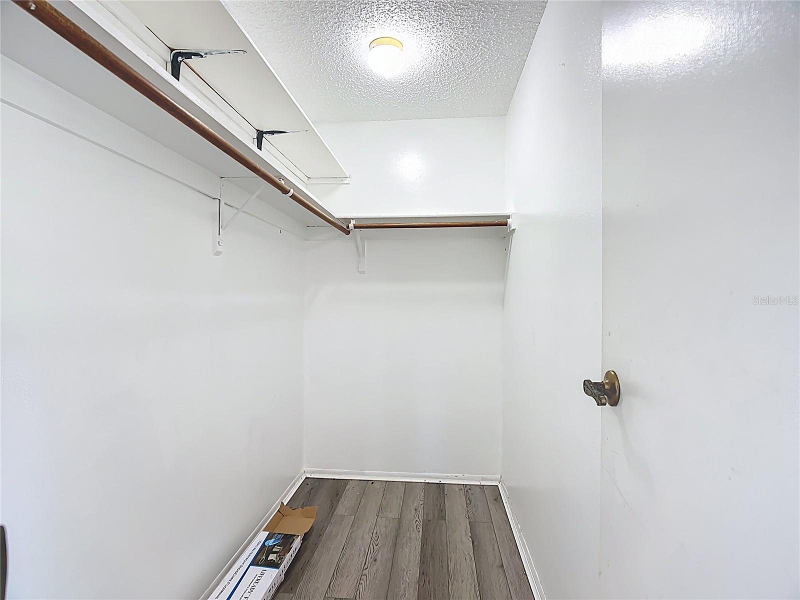 Image 20 of 43 For 1135 Waterview Boulevard W
