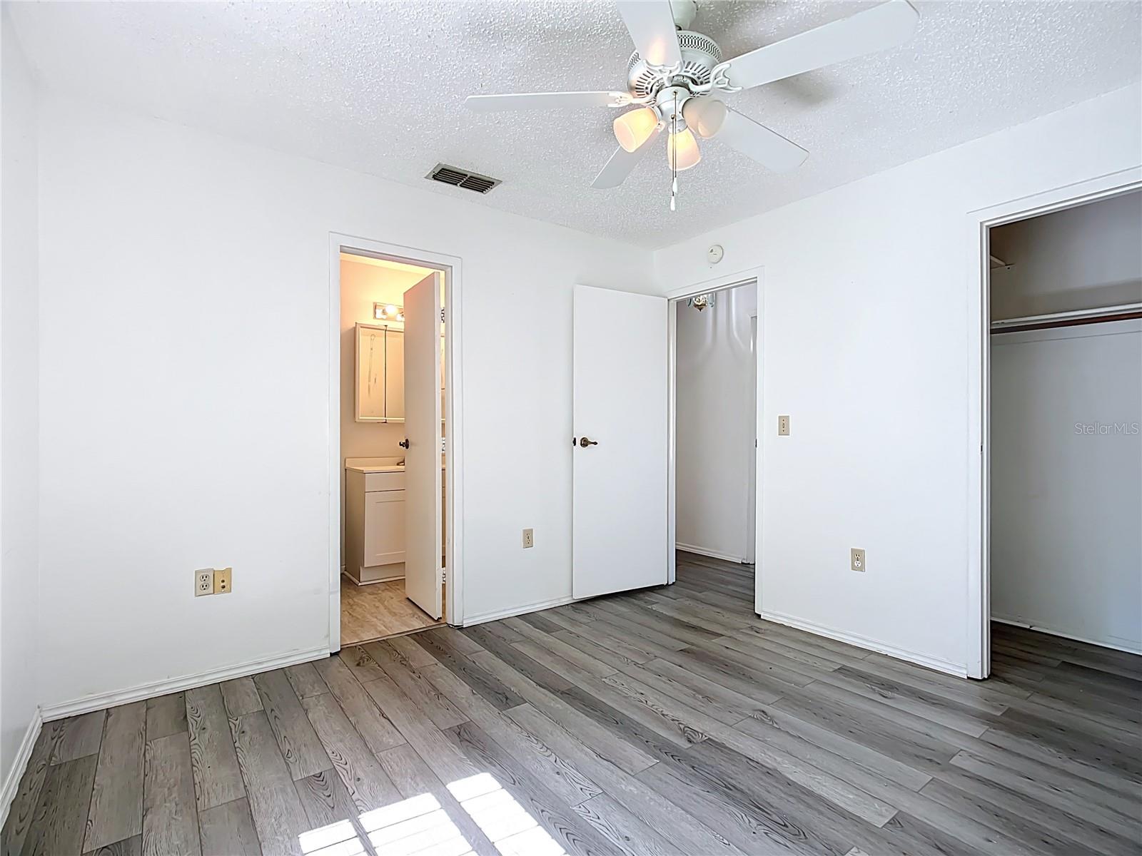 Image 25 of 43 For 1135 Waterview Boulevard W