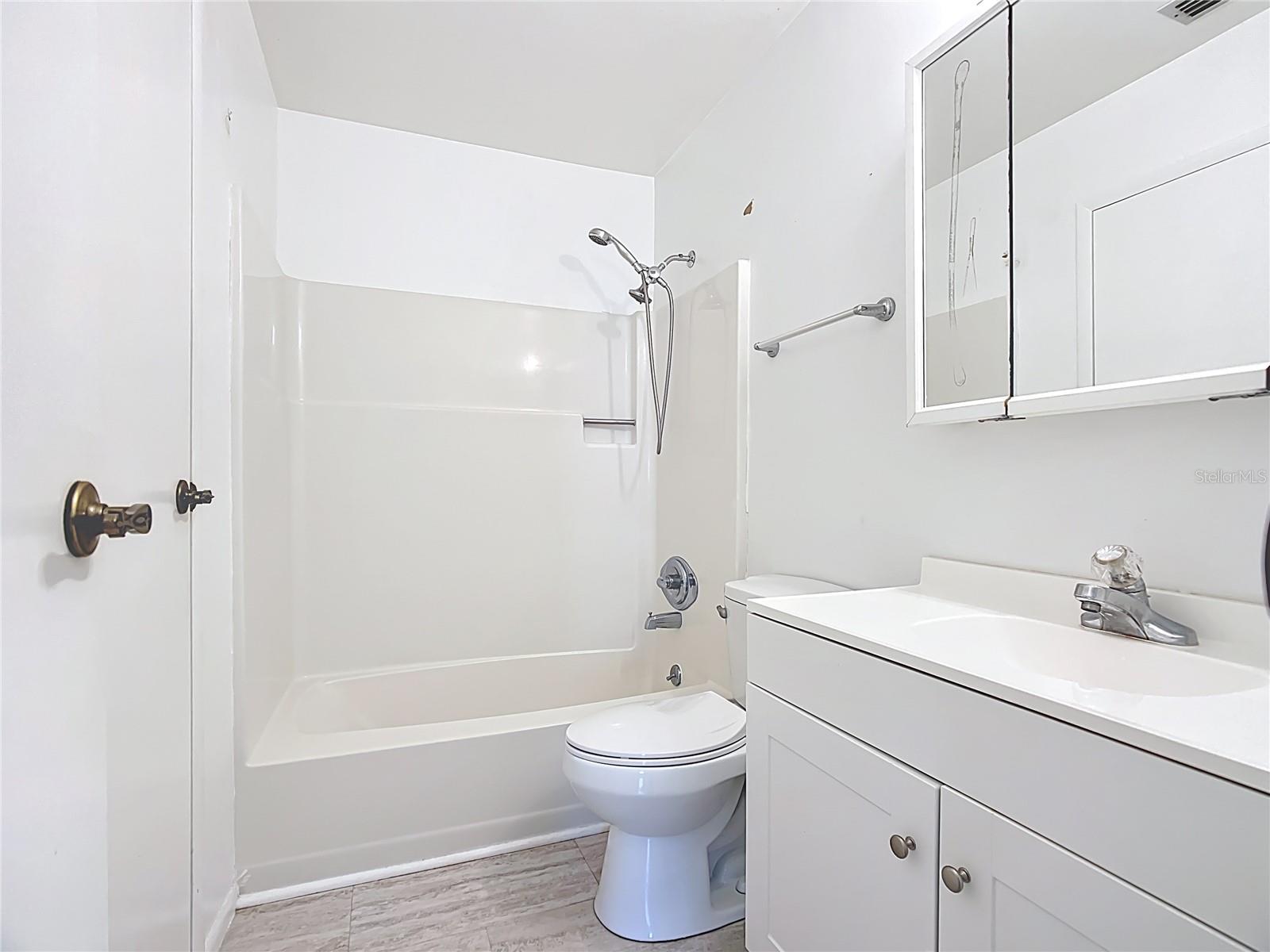 Image 27 of 43 For 1135 Waterview Boulevard W