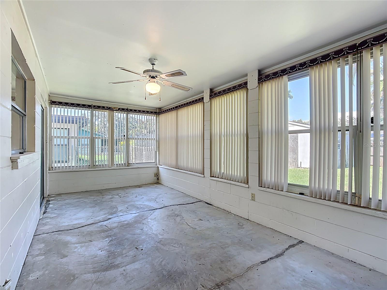 Image 28 of 43 For 1135 Waterview Boulevard W