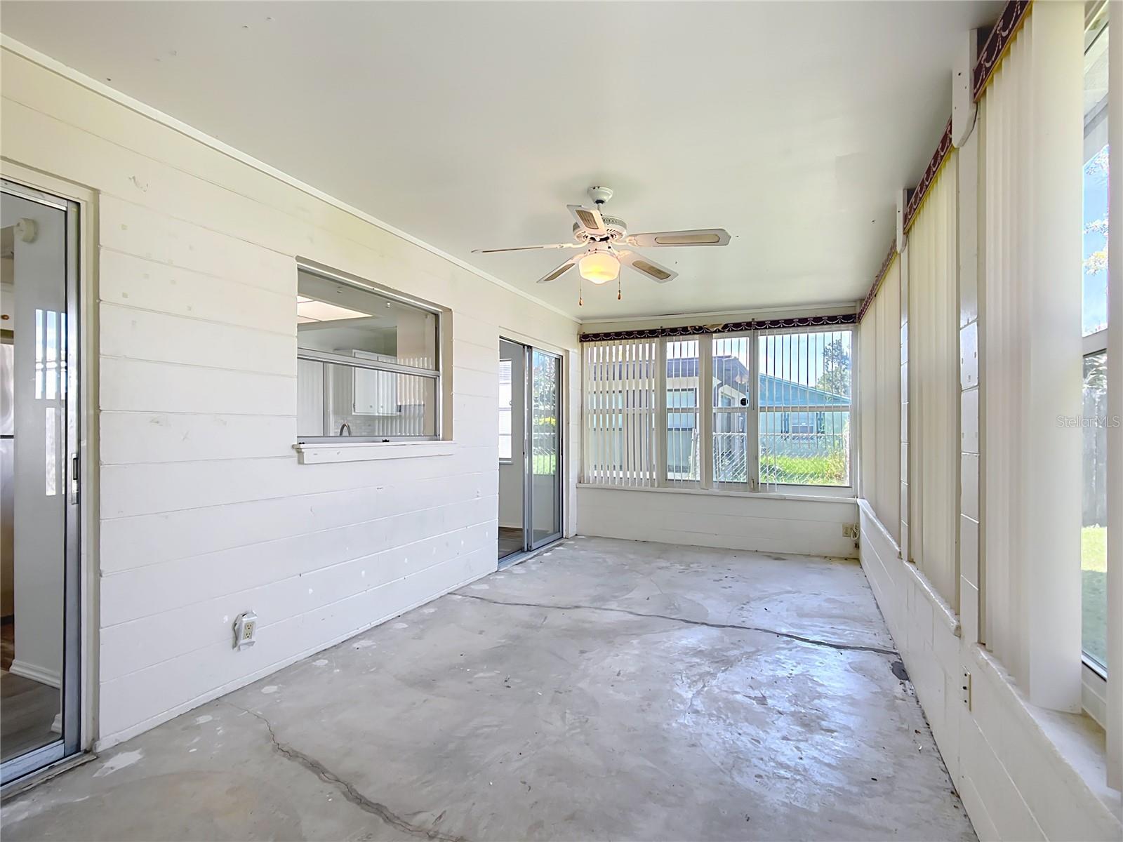 Image 29 of 43 For 1135 Waterview Boulevard W