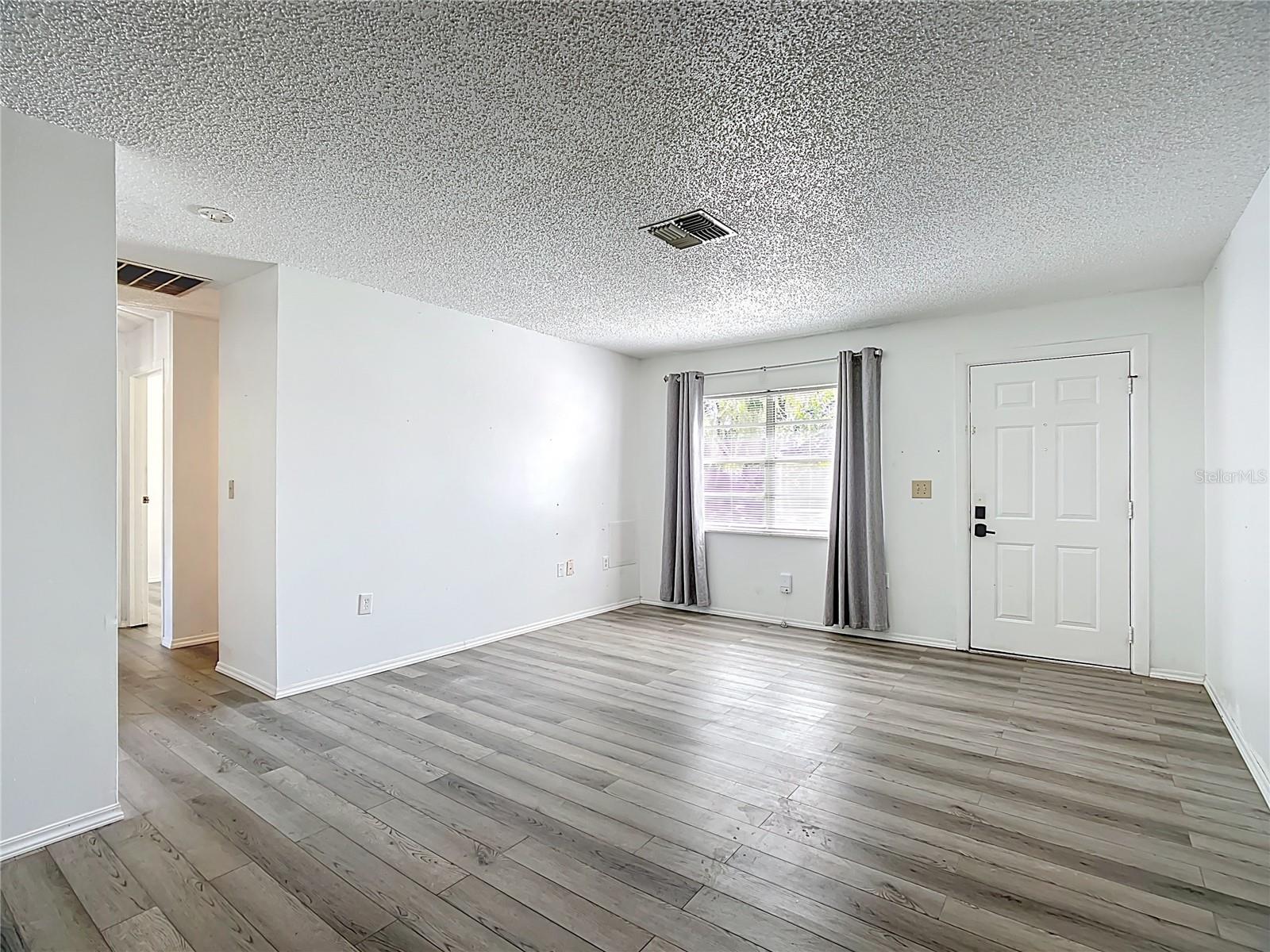 Image 6 of 43 For 1135 Waterview Boulevard W