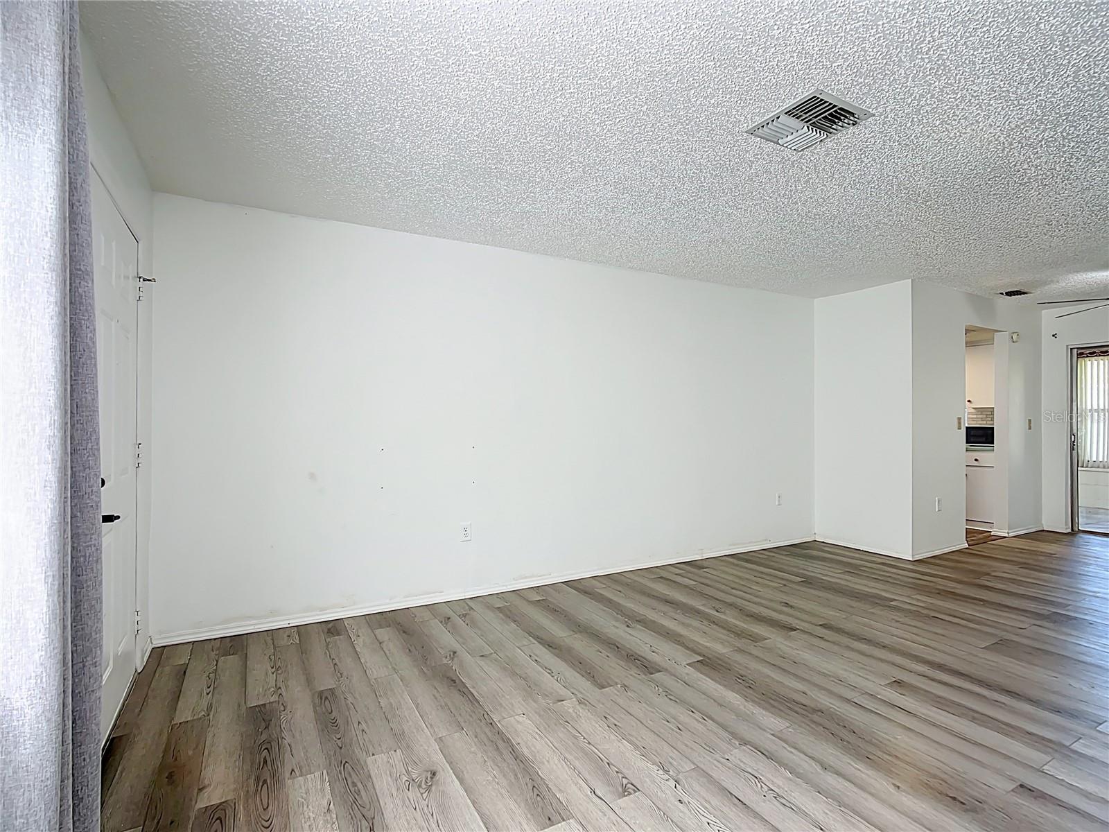 Image 8 of 43 For 1135 Waterview Boulevard W