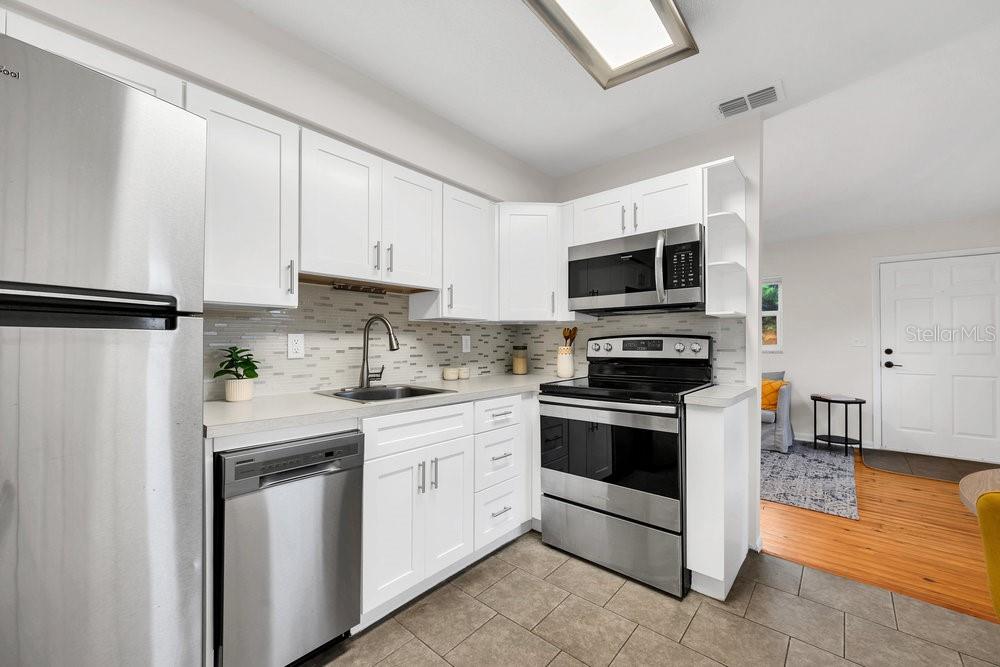 Image 9 of 20 For 632 Belmar Street