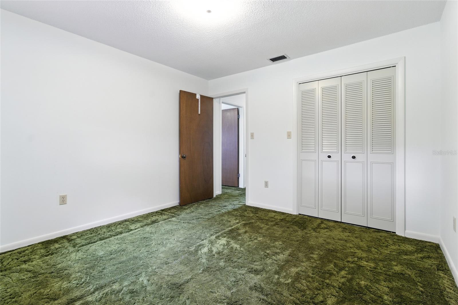 Image 12 of 21 For 293 Paradise Island Drive