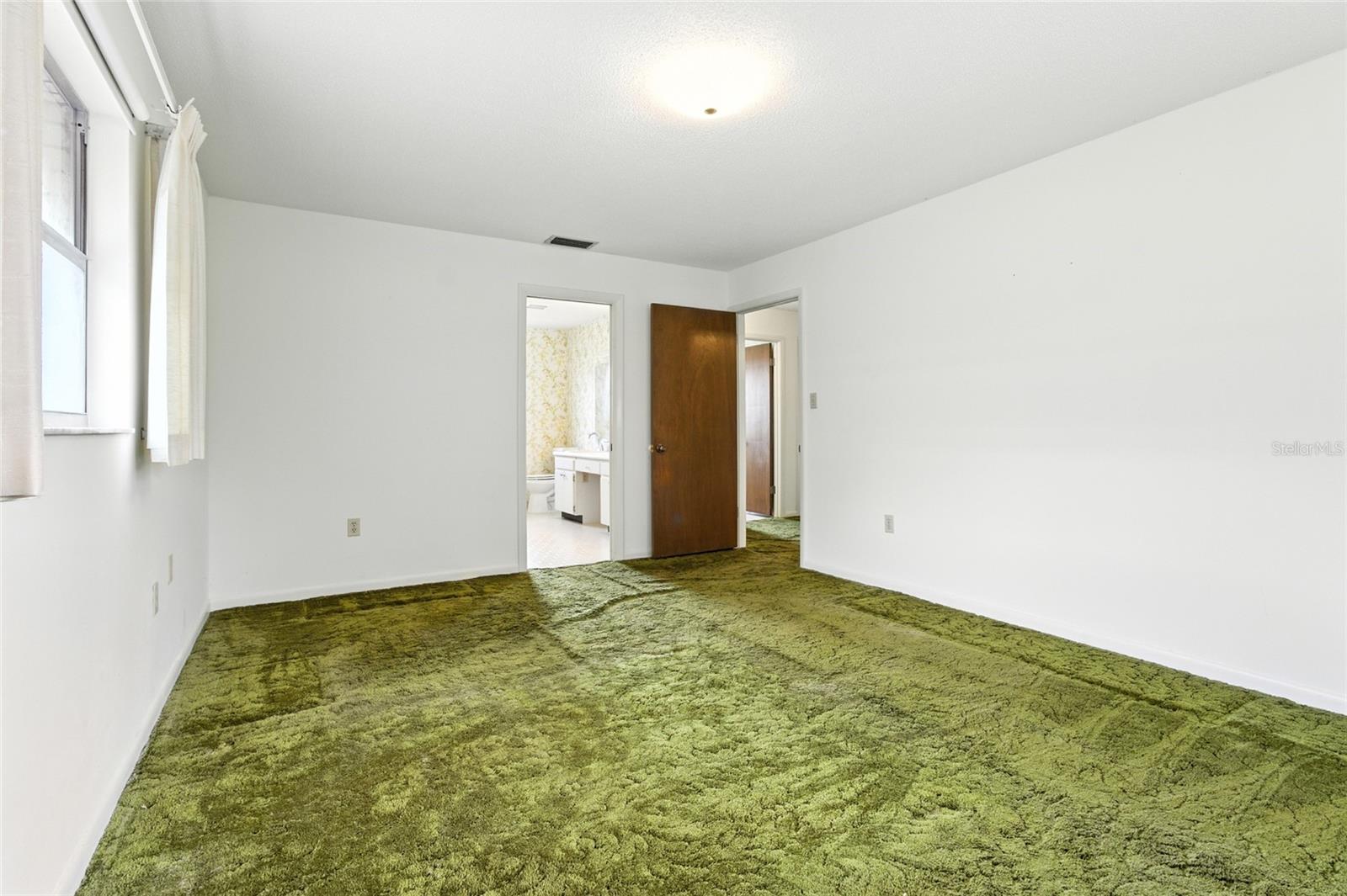 Image 14 of 21 For 293 Paradise Island Drive