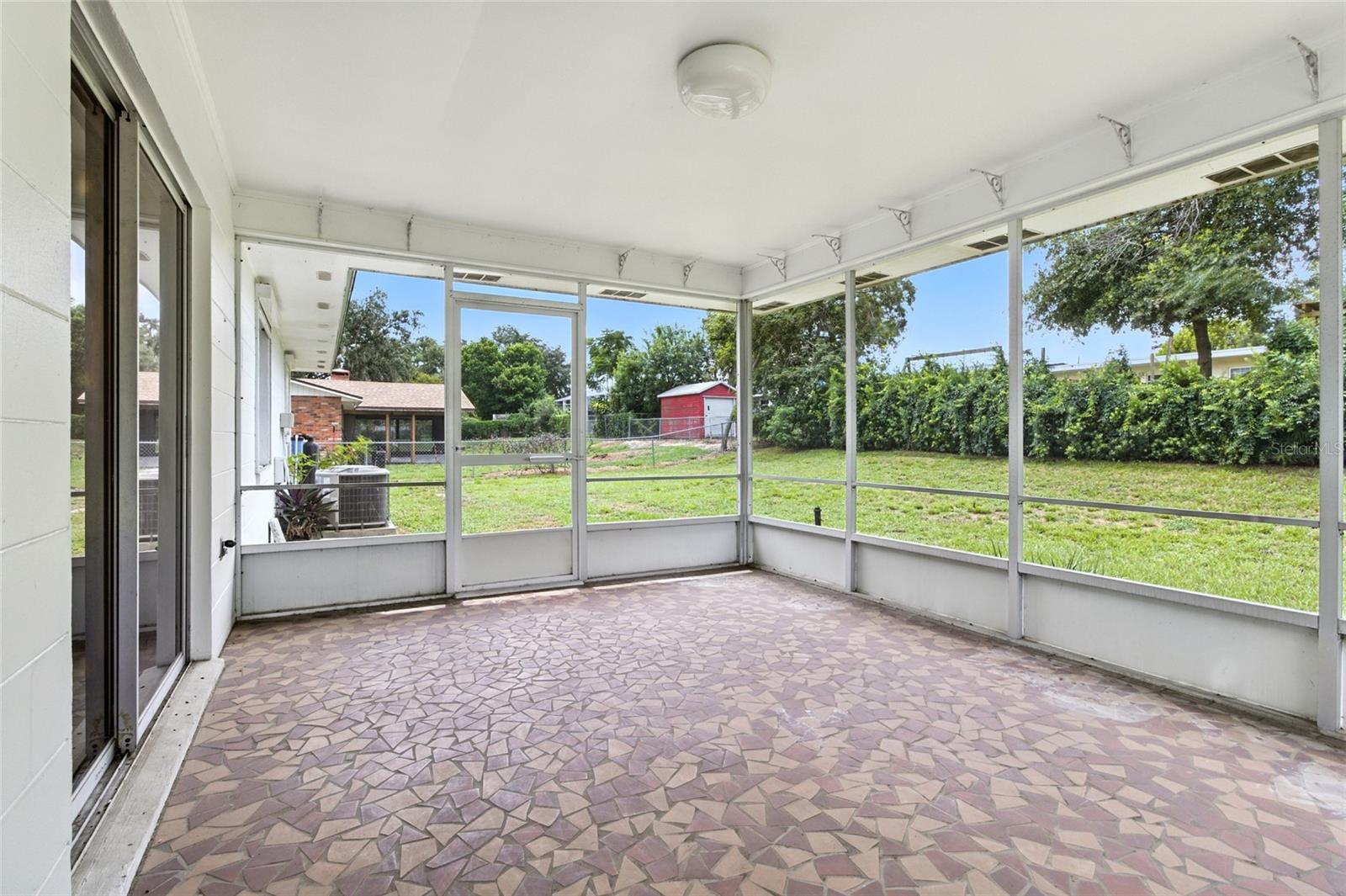 Image 17 of 21 For 293 Paradise Island Drive