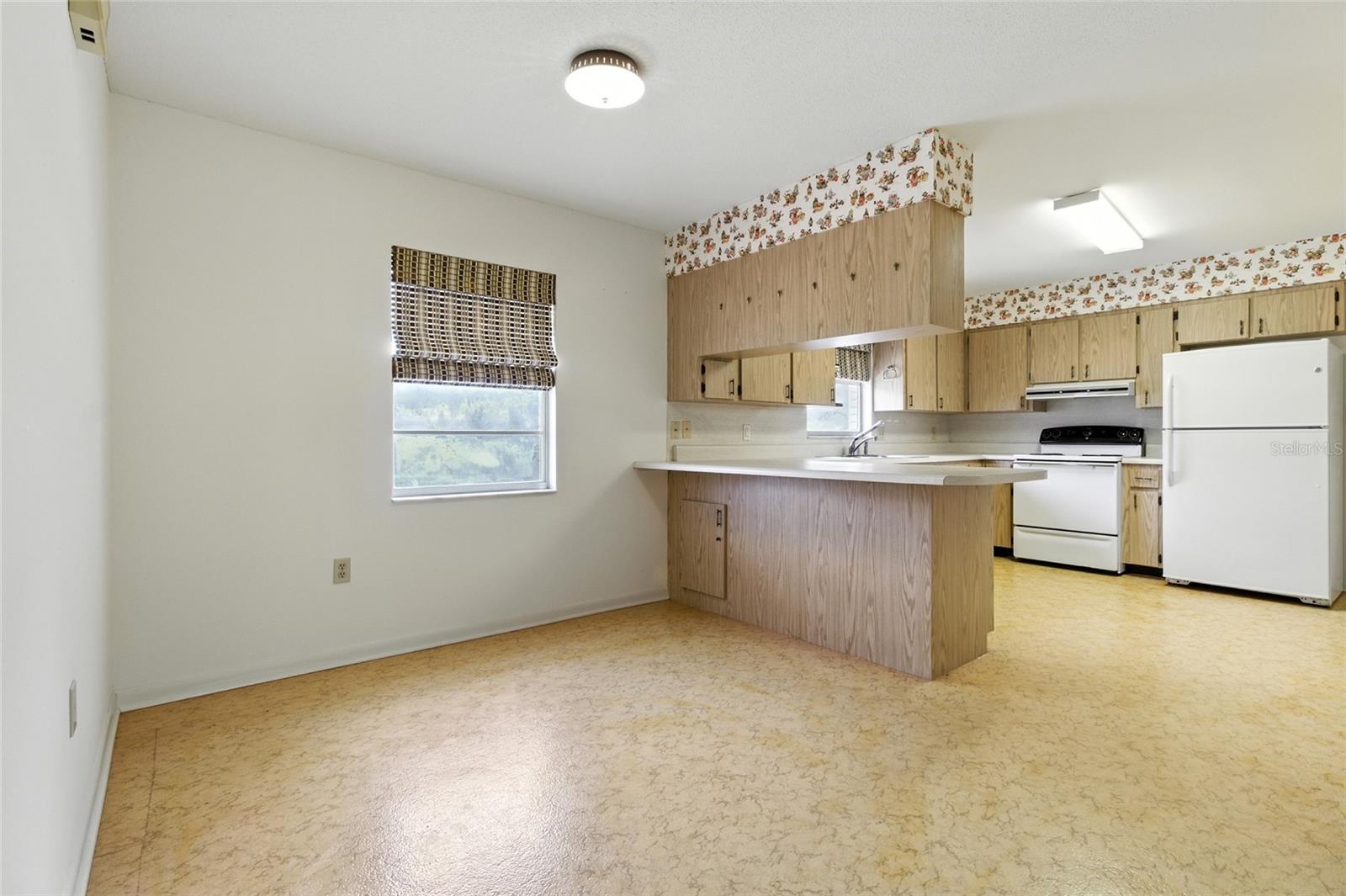 Image 5 of 21 For 293 Paradise Island Drive