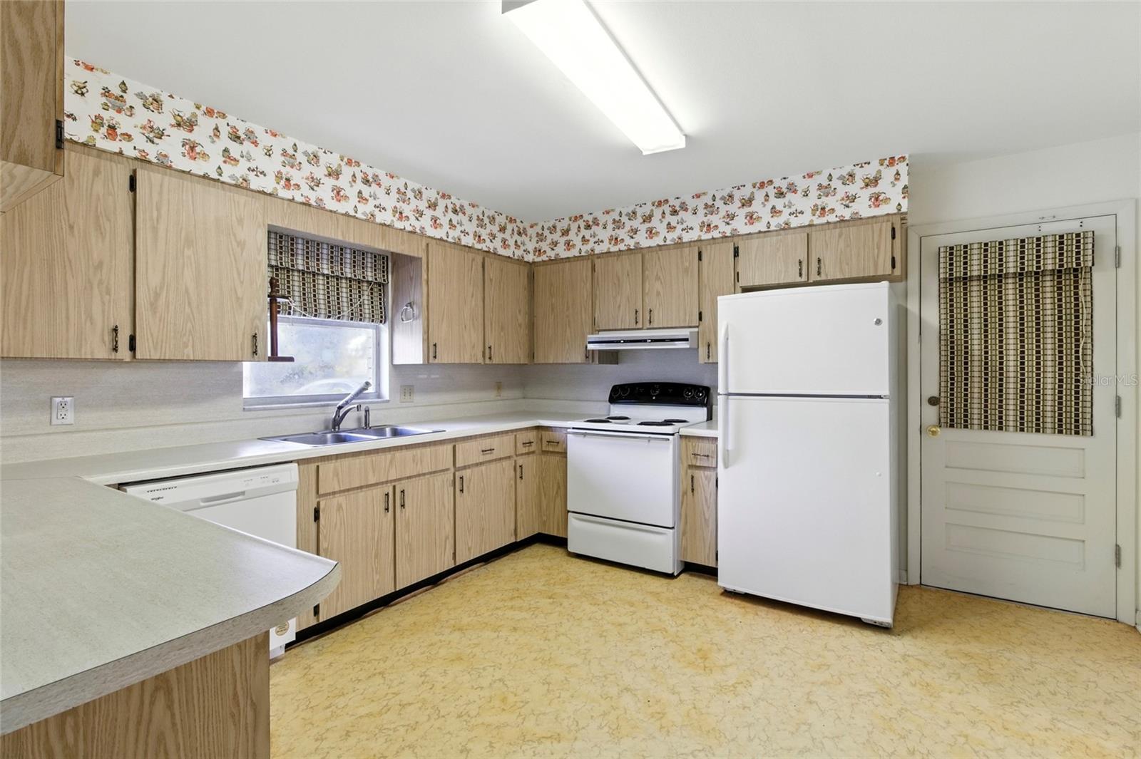 Image 6 of 21 For 293 Paradise Island Drive