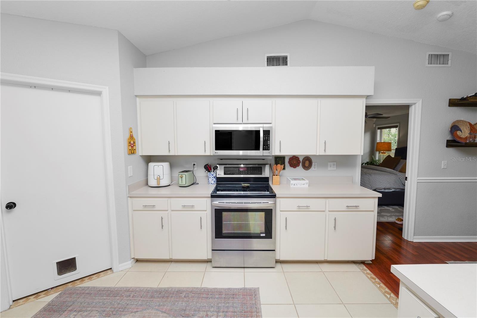 Image 11 of 45 For 2645 Green Valley Drive