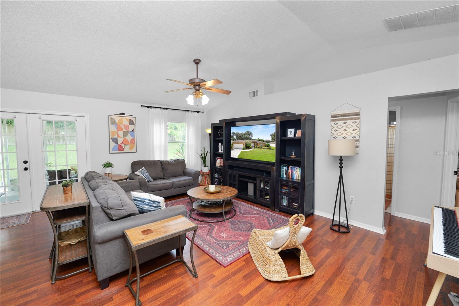 Image 4 of 45 For 2645 Green Valley Drive