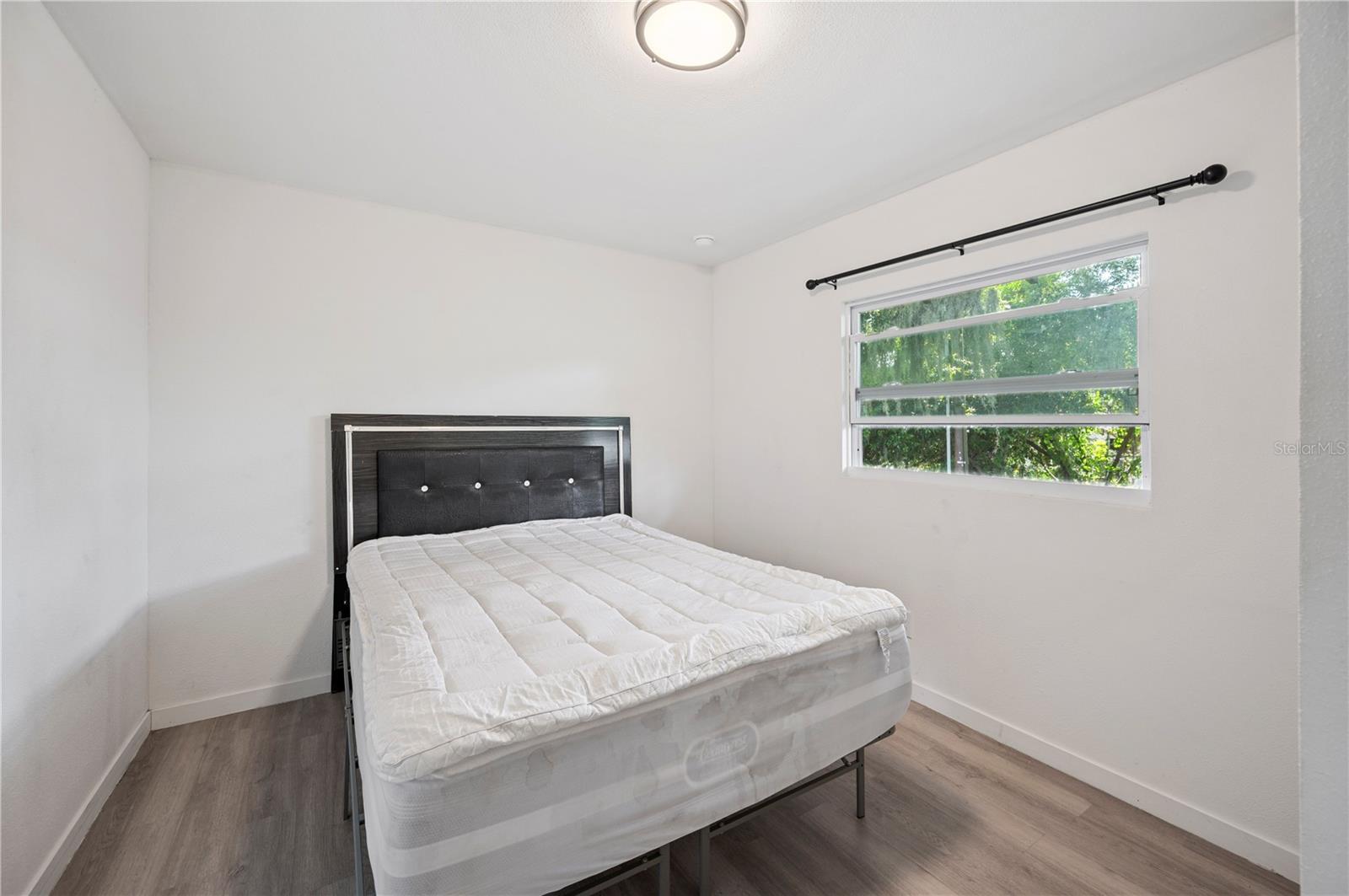 Image 10 of 25 For 505 Pinewood Ave