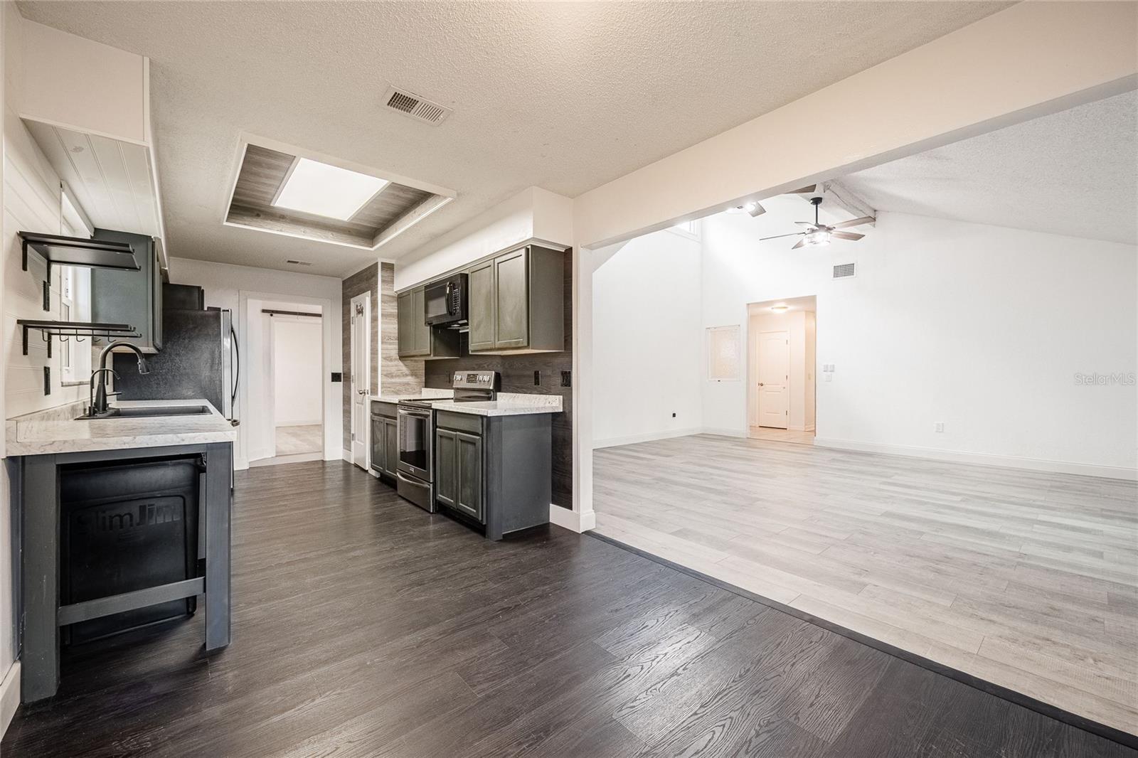 Image 12 of 38 For 2822 Forestgreen Drive S