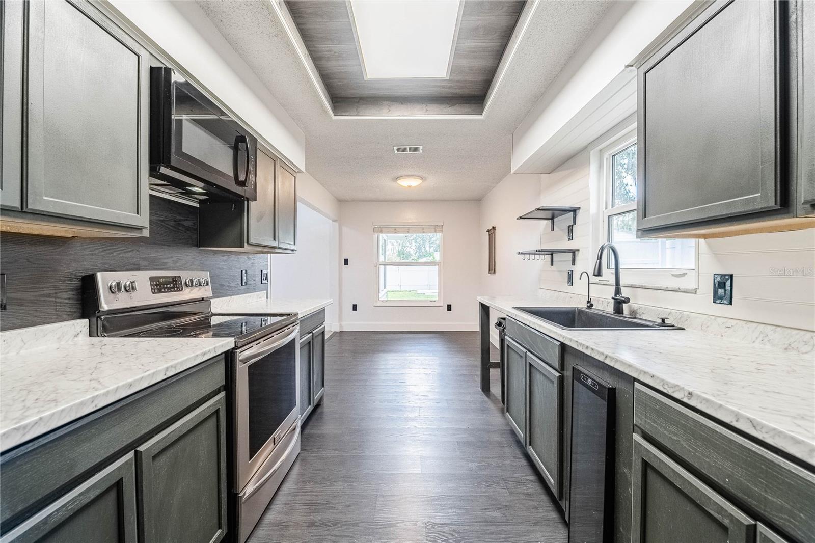 Image 15 of 38 For 2822 Forestgreen Drive S