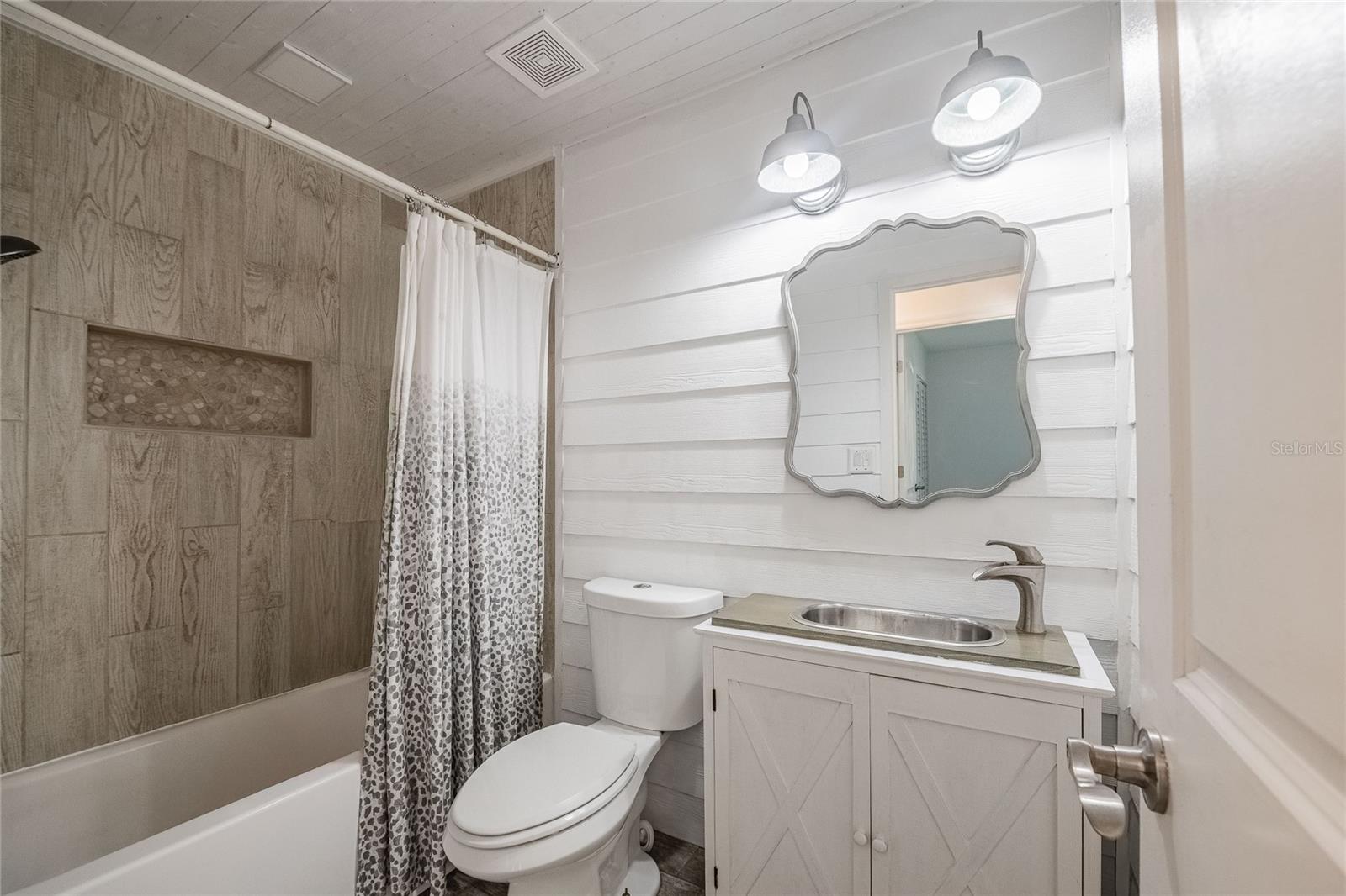 Image 19 of 38 For 2822 Forestgreen Drive S